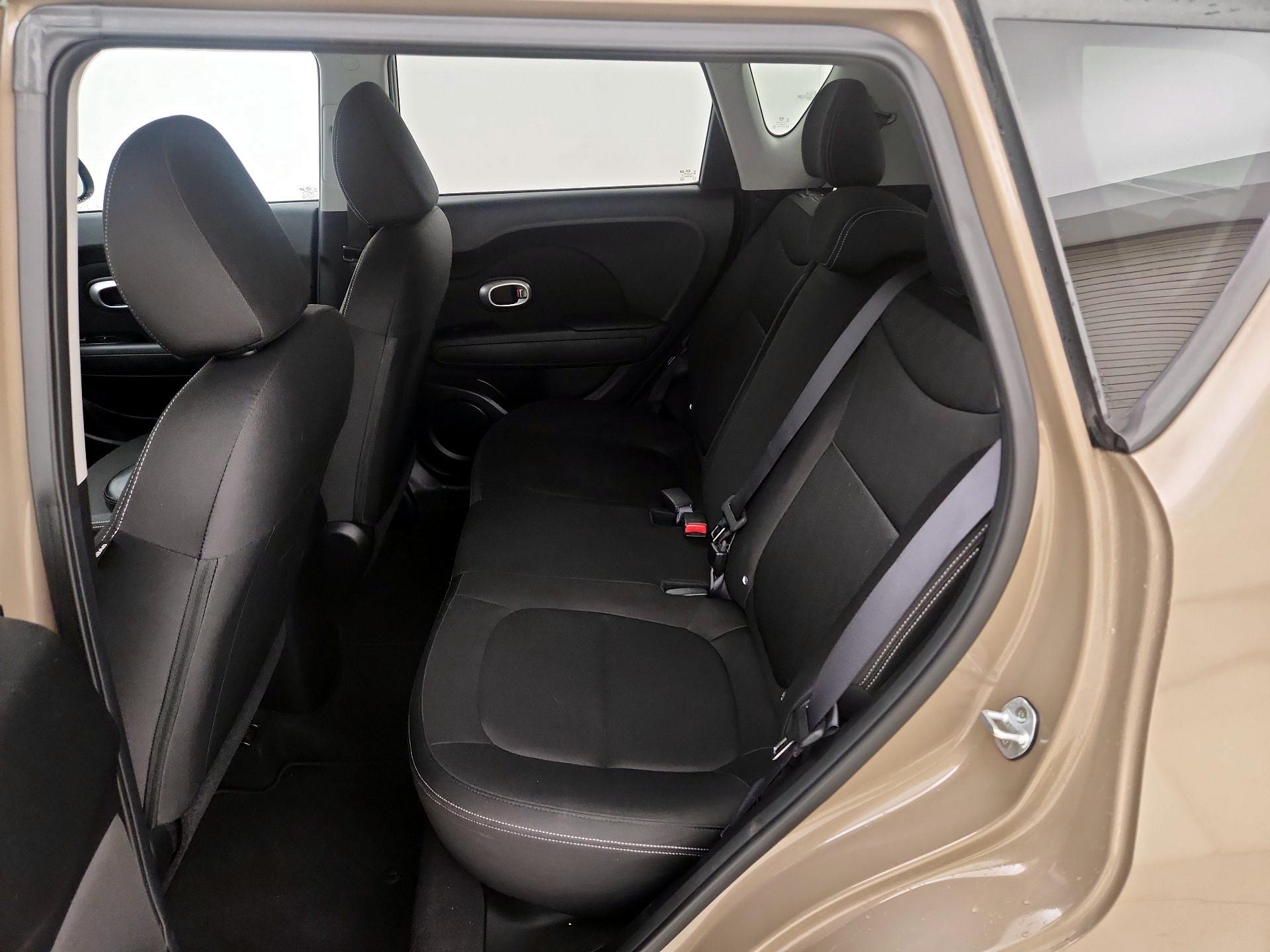 Thumbnail: 2016 Kia Soul - 18