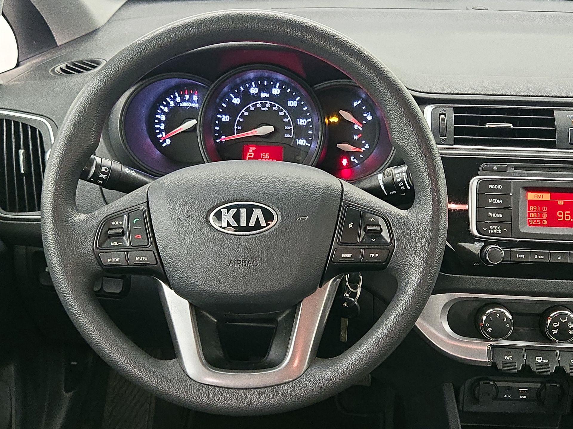 Thumbnail: 2016 Kia Rio - 10