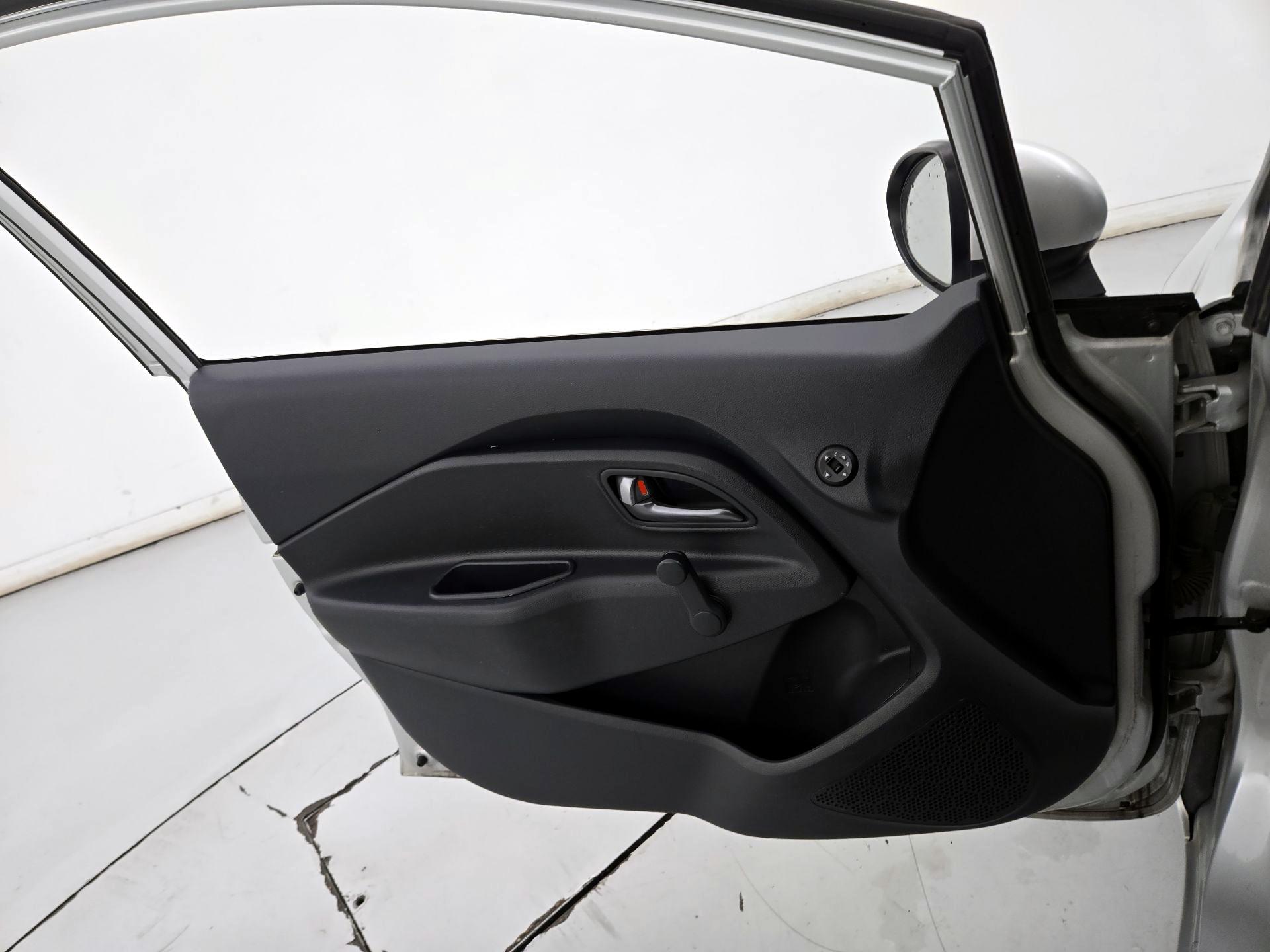 Thumbnail: 2016 Kia Rio - 12