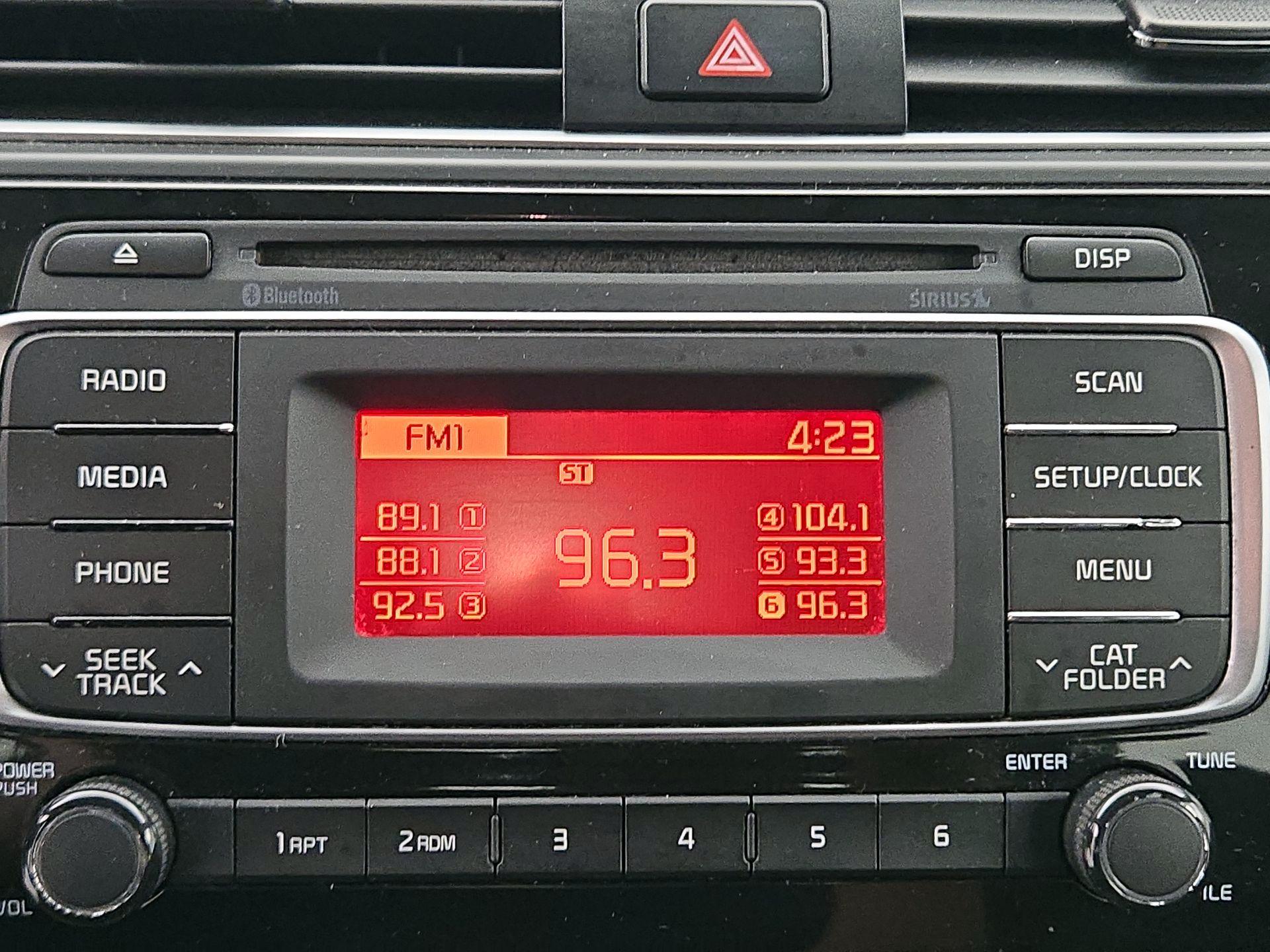 Thumbnail: 2016 Kia Rio - 14