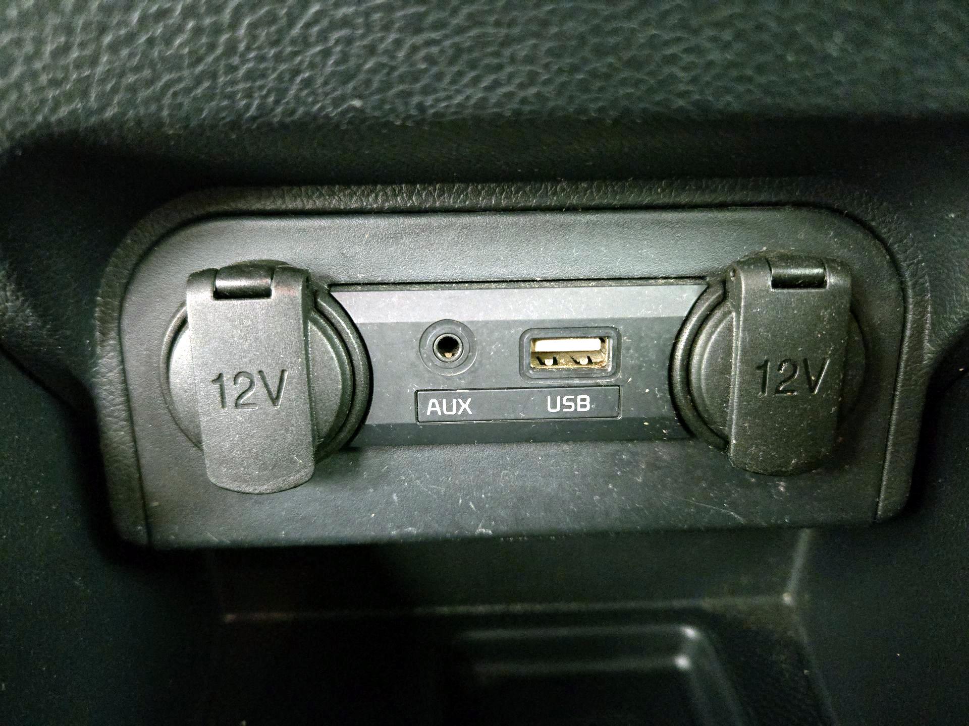 Thumbnail: 2016 Kia Rio - 17