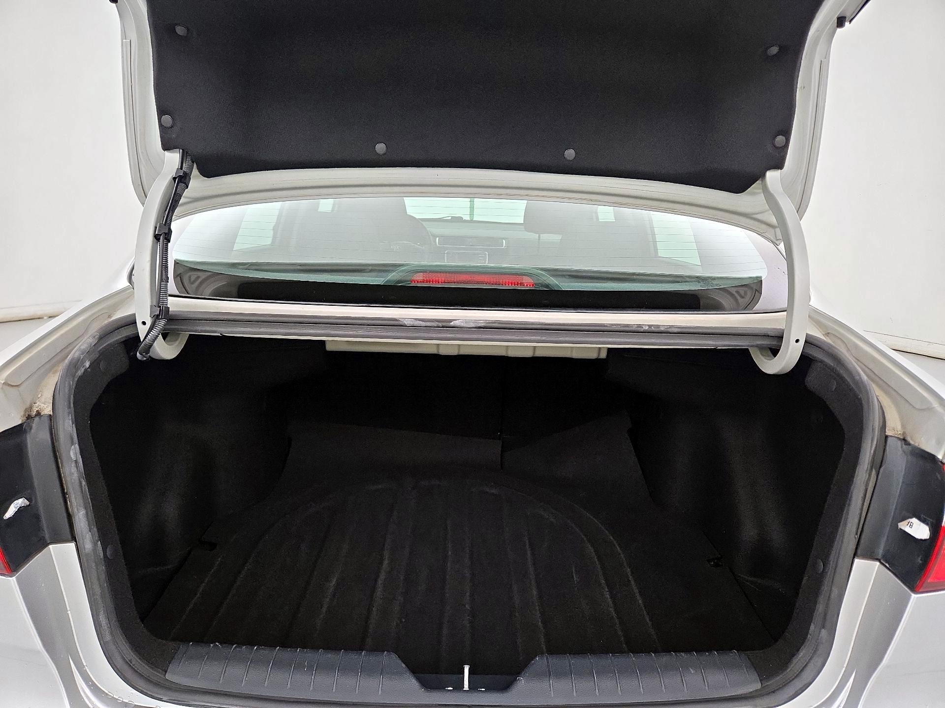 Thumbnail: 2016 Kia Rio - 19