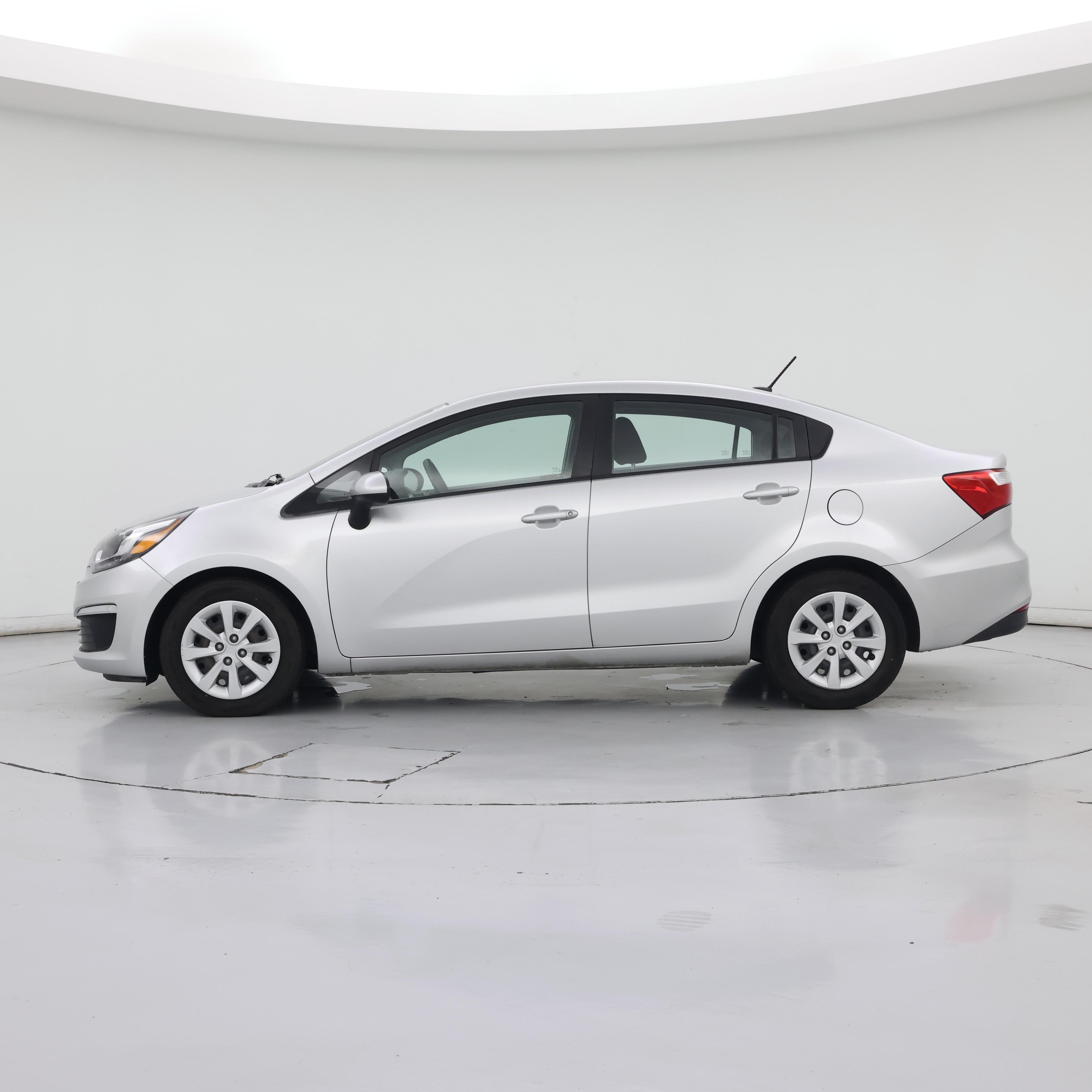 Thumbnail: 2016 Kia Rio - 3