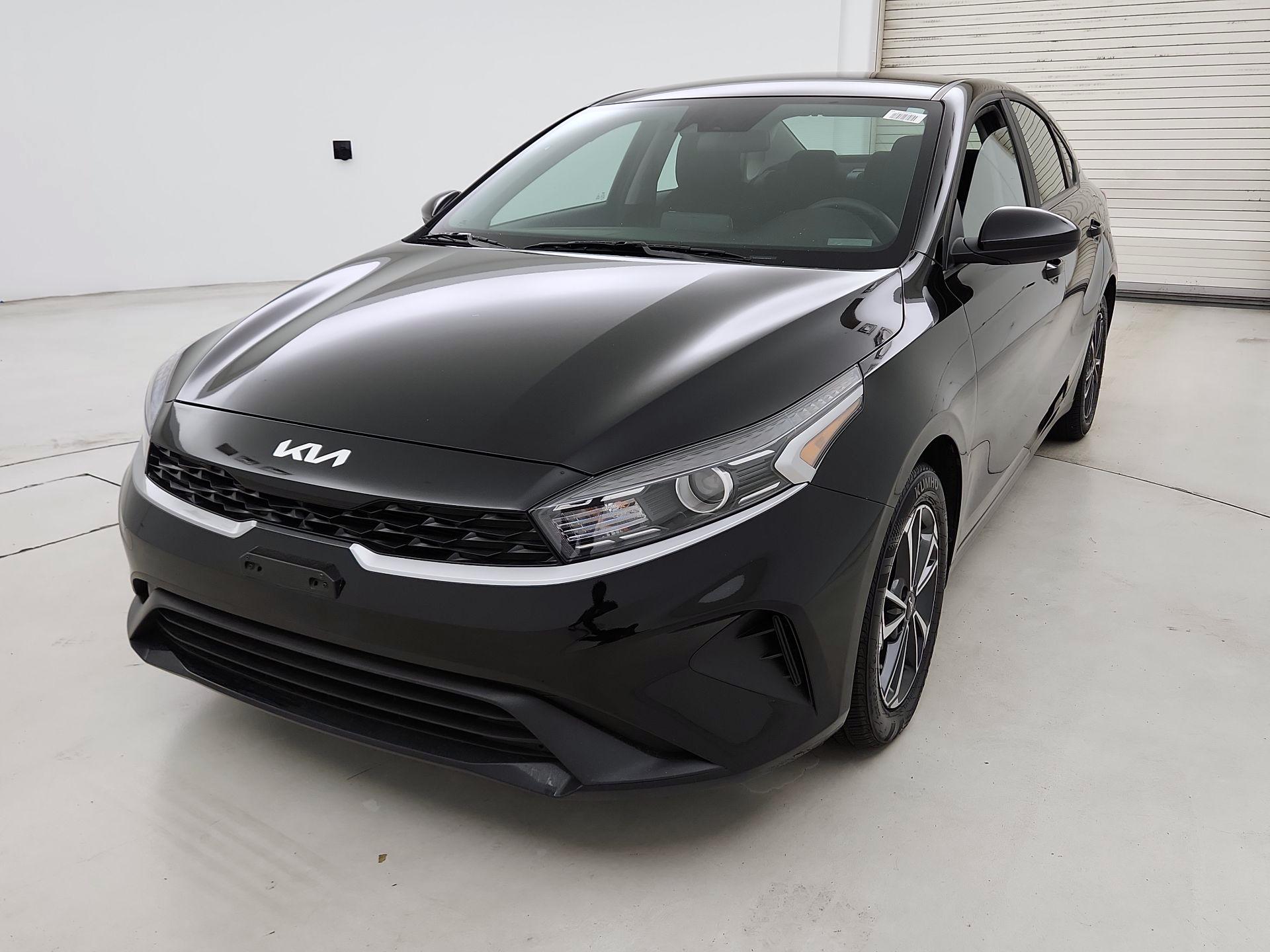 Thumbnail: 2024 Kia Forte - 3