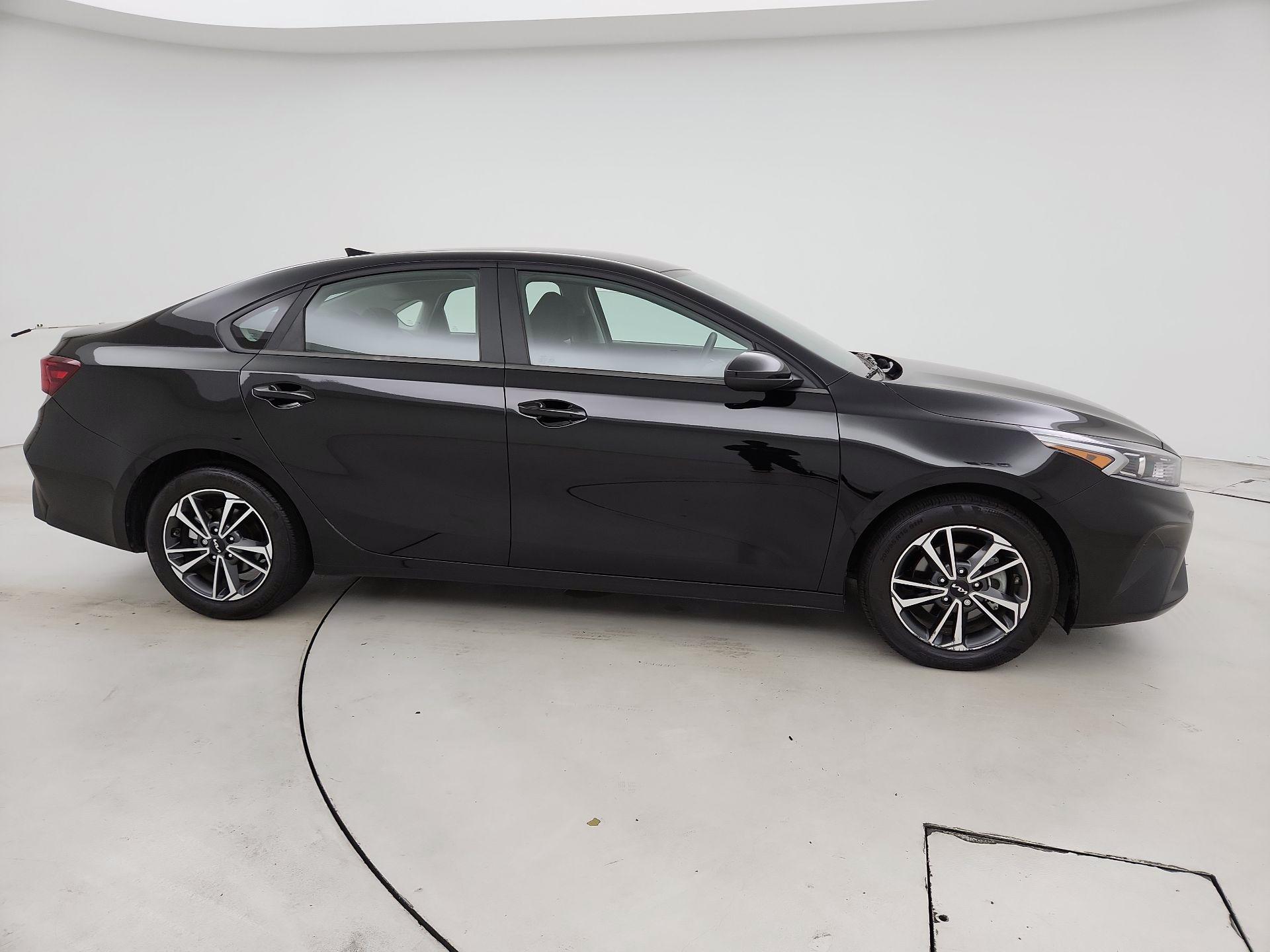 Thumbnail: 2024 Kia Forte - 4