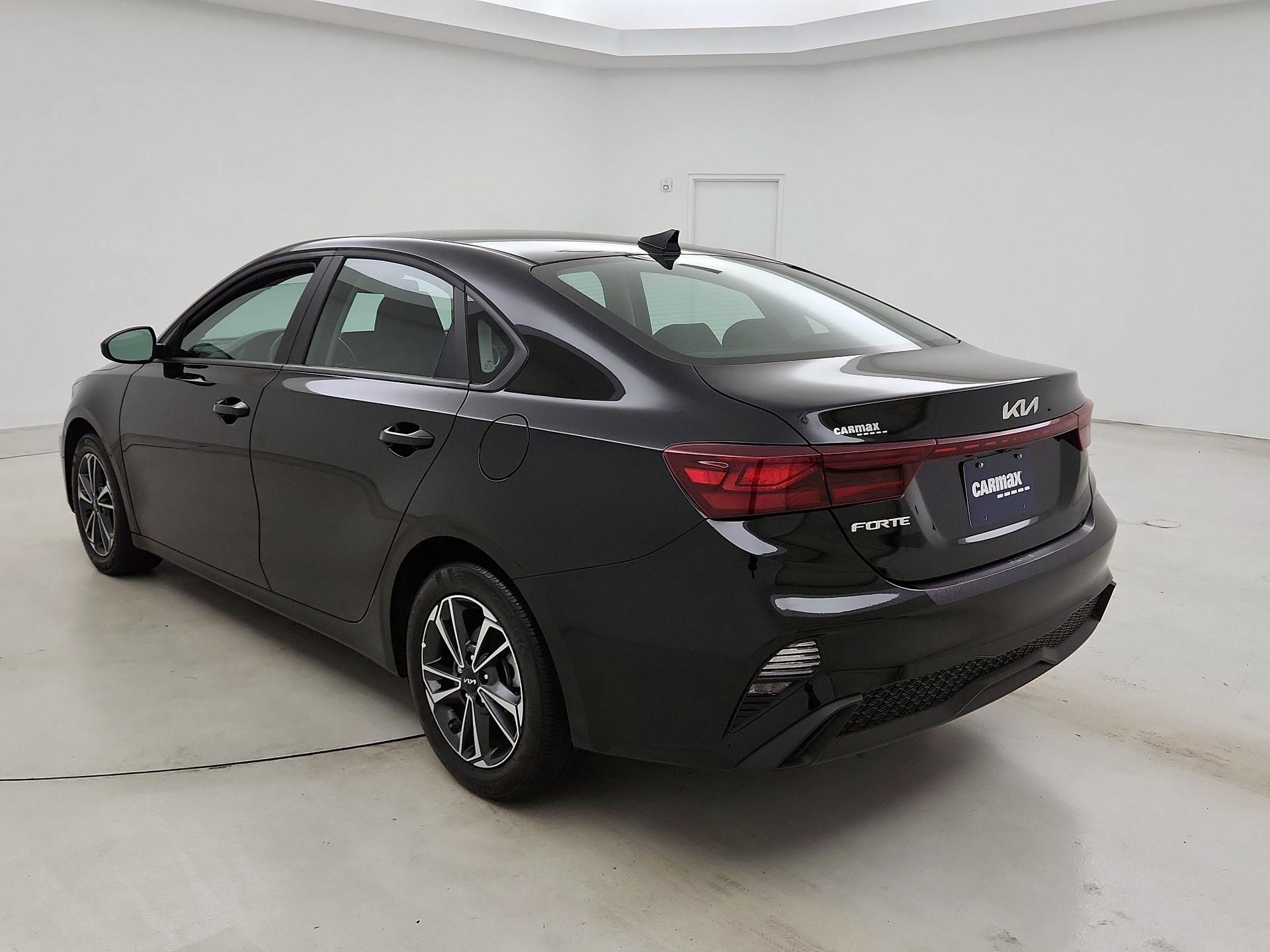 Thumbnail: 2024 Kia Forte - 7