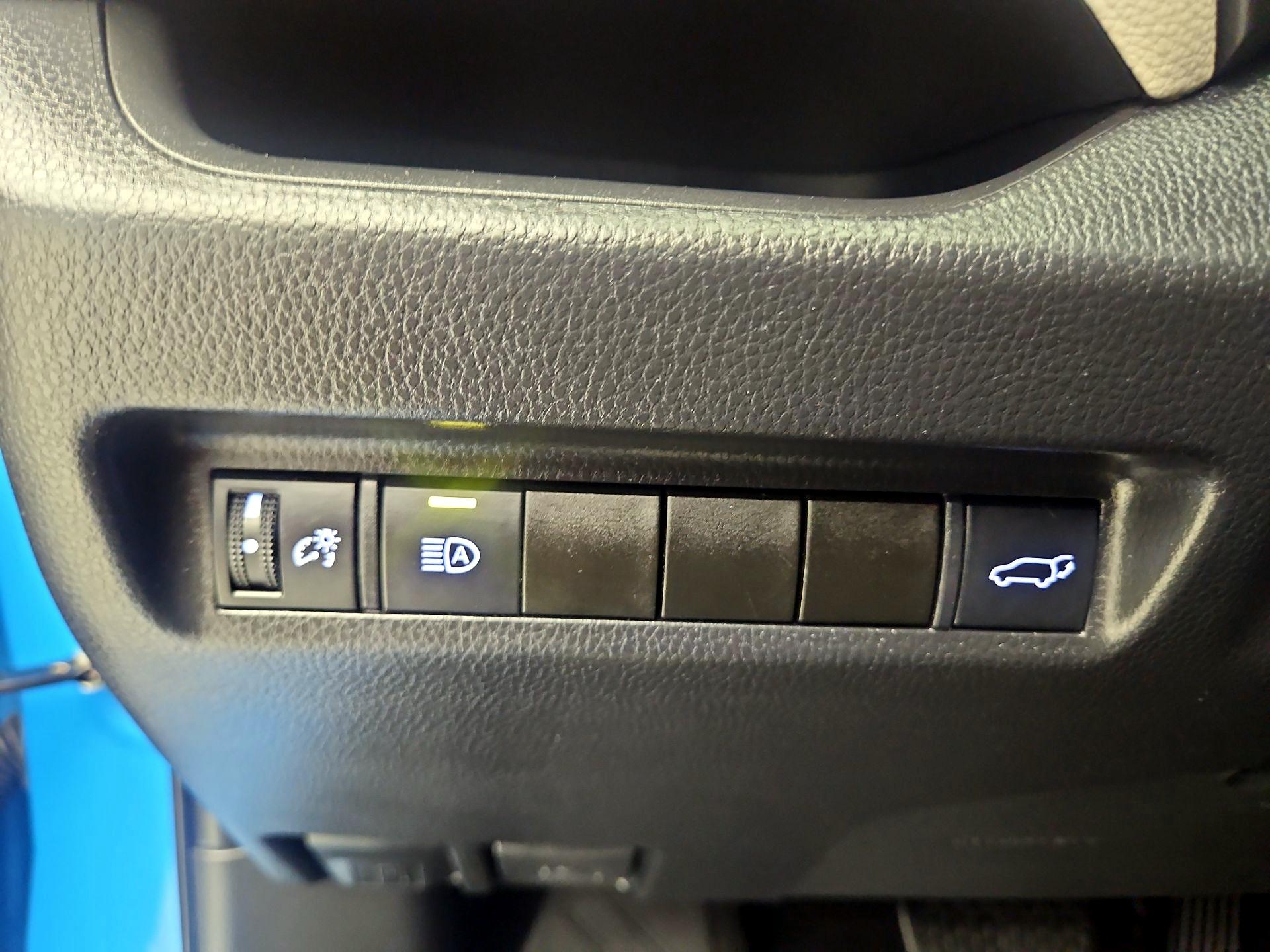 Thumbnail: 2020 Toyota RAV4 - 13