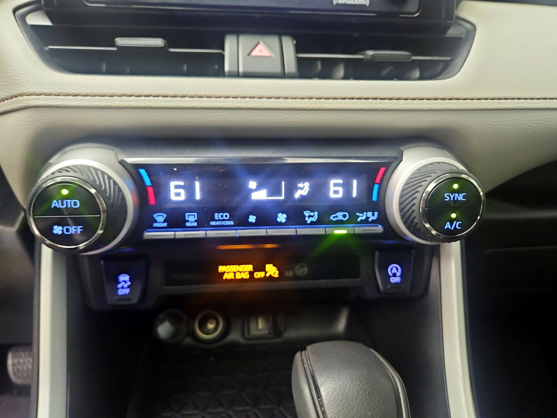 Thumbnail: 2020 Toyota RAV4 - 16