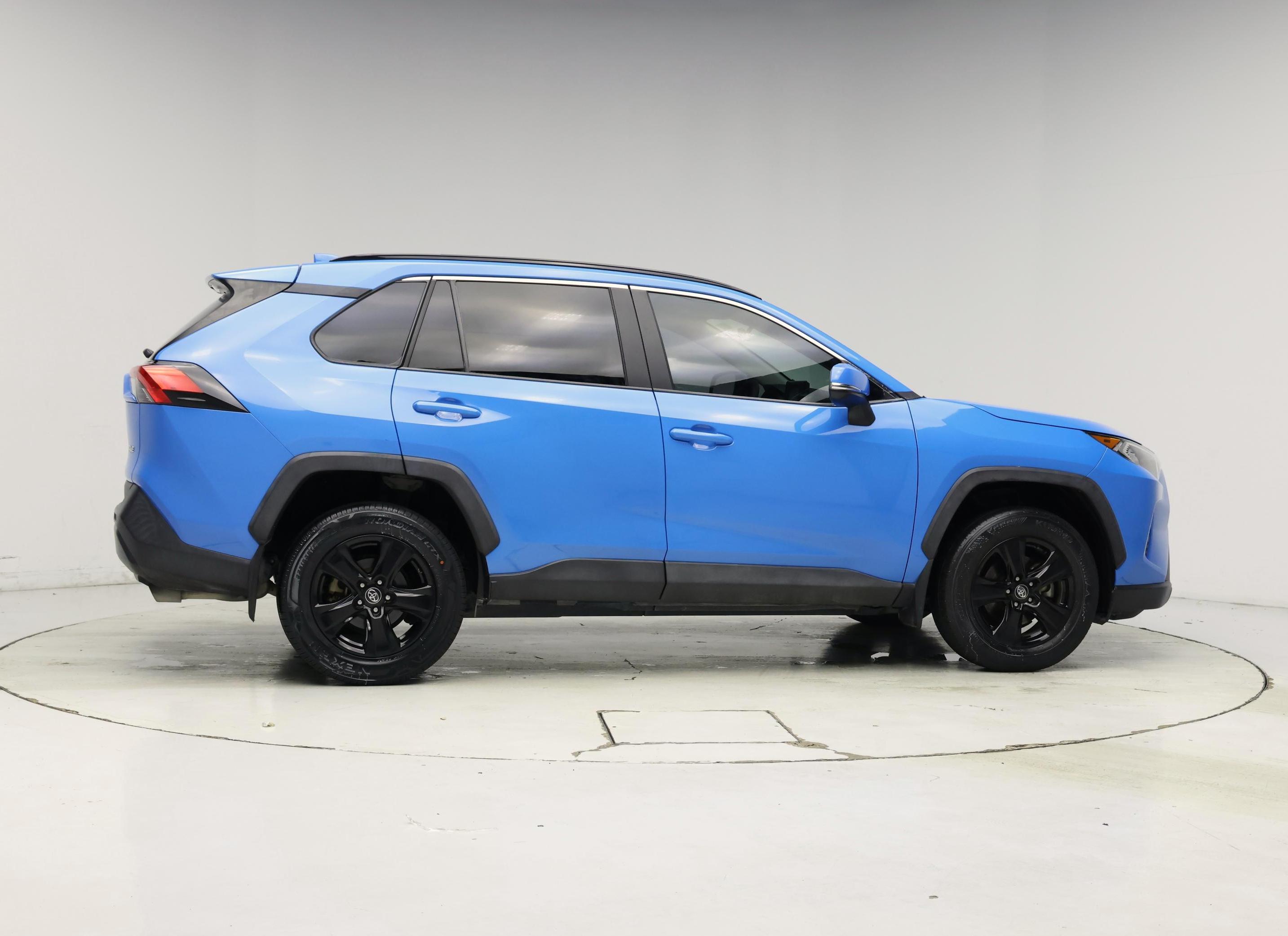 Thumbnail: 2020 Toyota RAV4 - 7