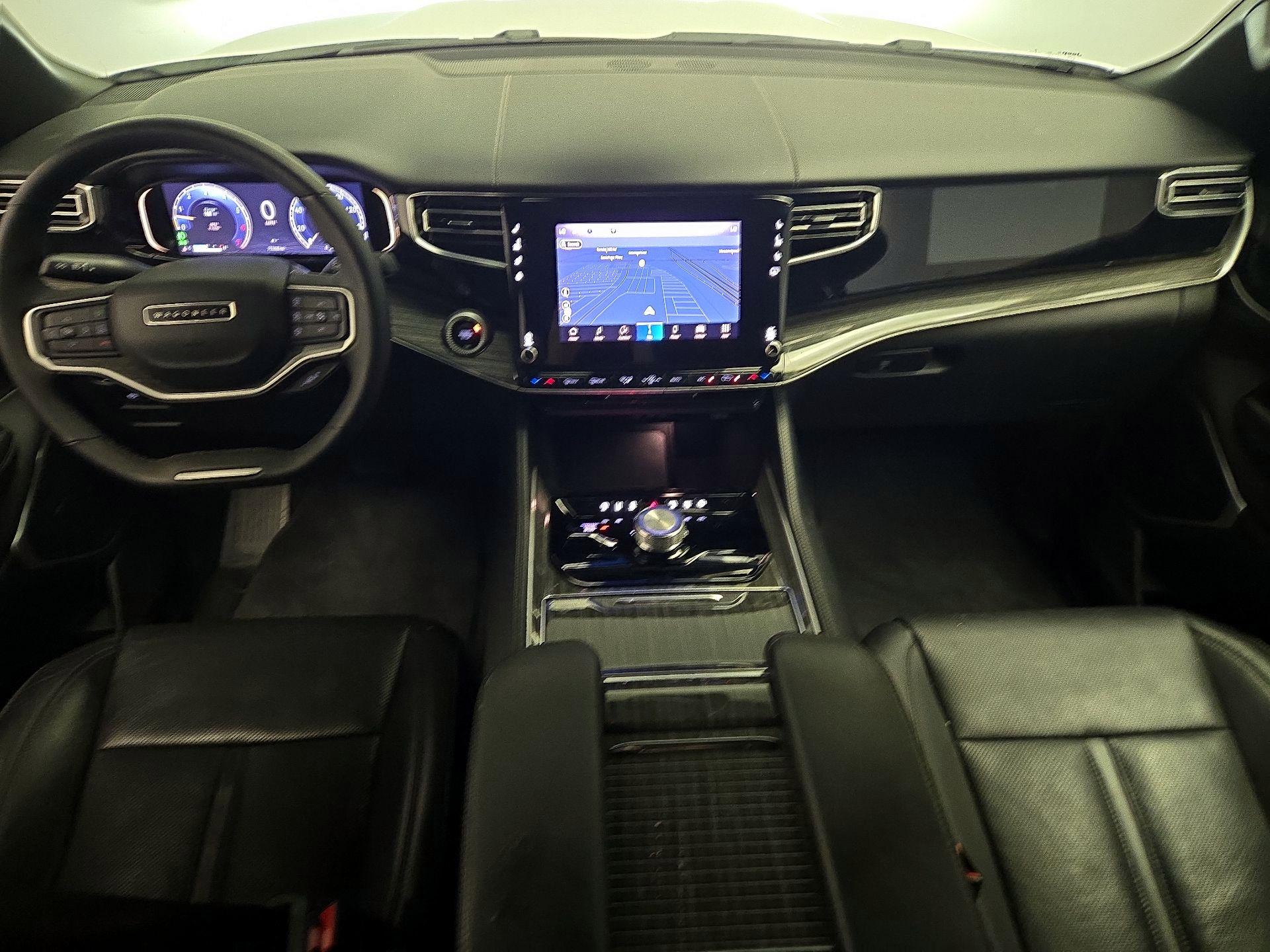 Thumbnail: 2022 Jeep Wagoneer - 9