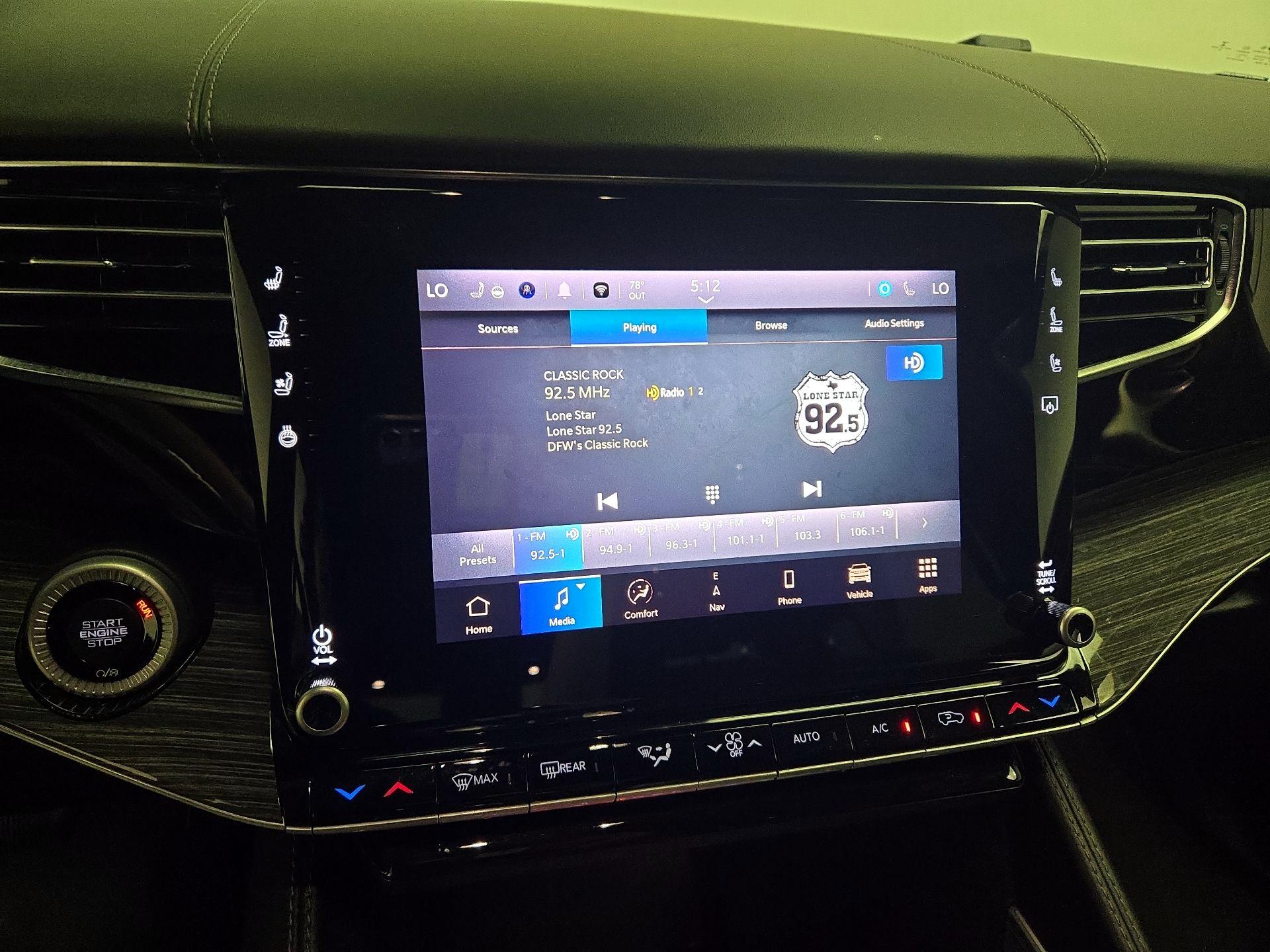 Thumbnail: 2022 Jeep Wagoneer - 16