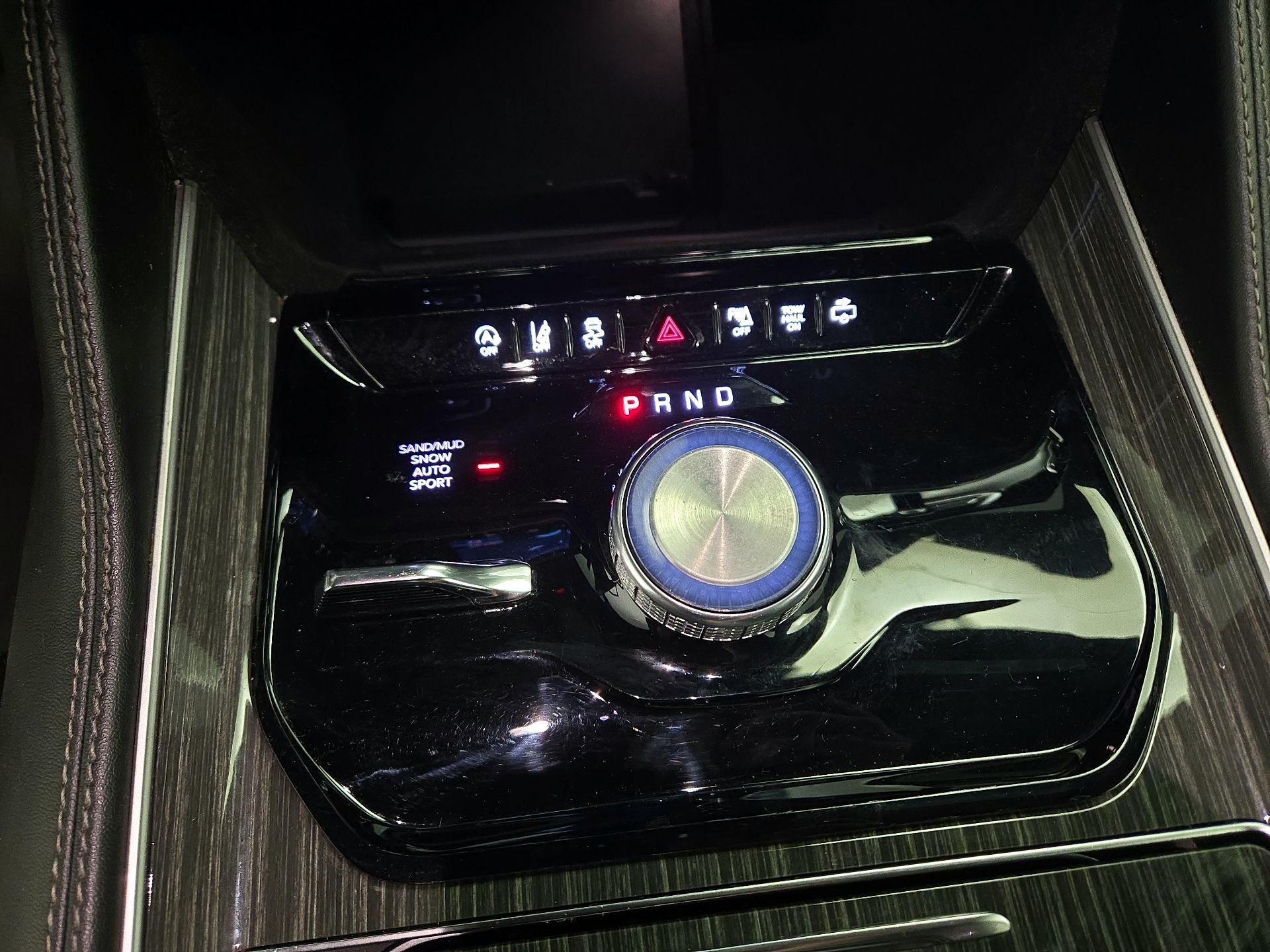 Thumbnail: 2022 Jeep Wagoneer - 18