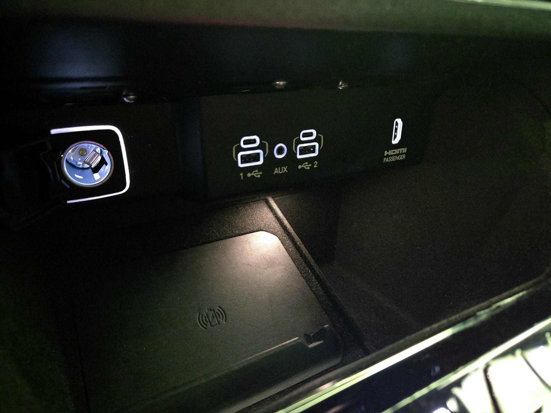 Thumbnail: 2022 Jeep Wagoneer - 19