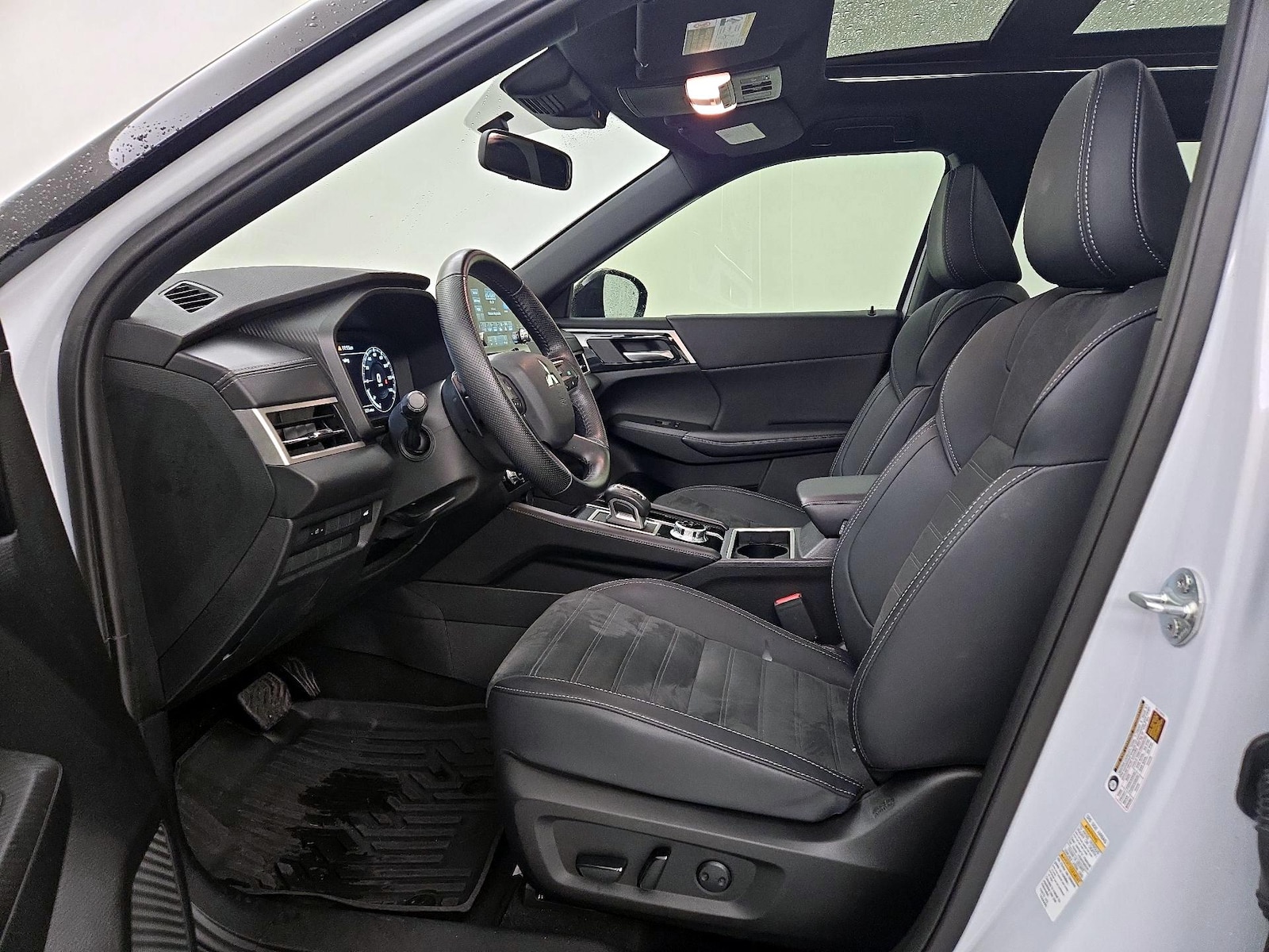 2024 Mitsubishi Outlander SE Black Edition - Photo 12
