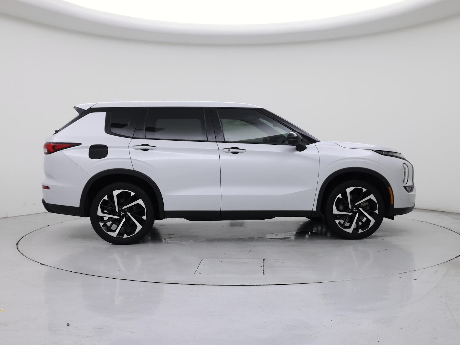 2024 Mitsubishi Outlander SE Black Edition - Photo 8