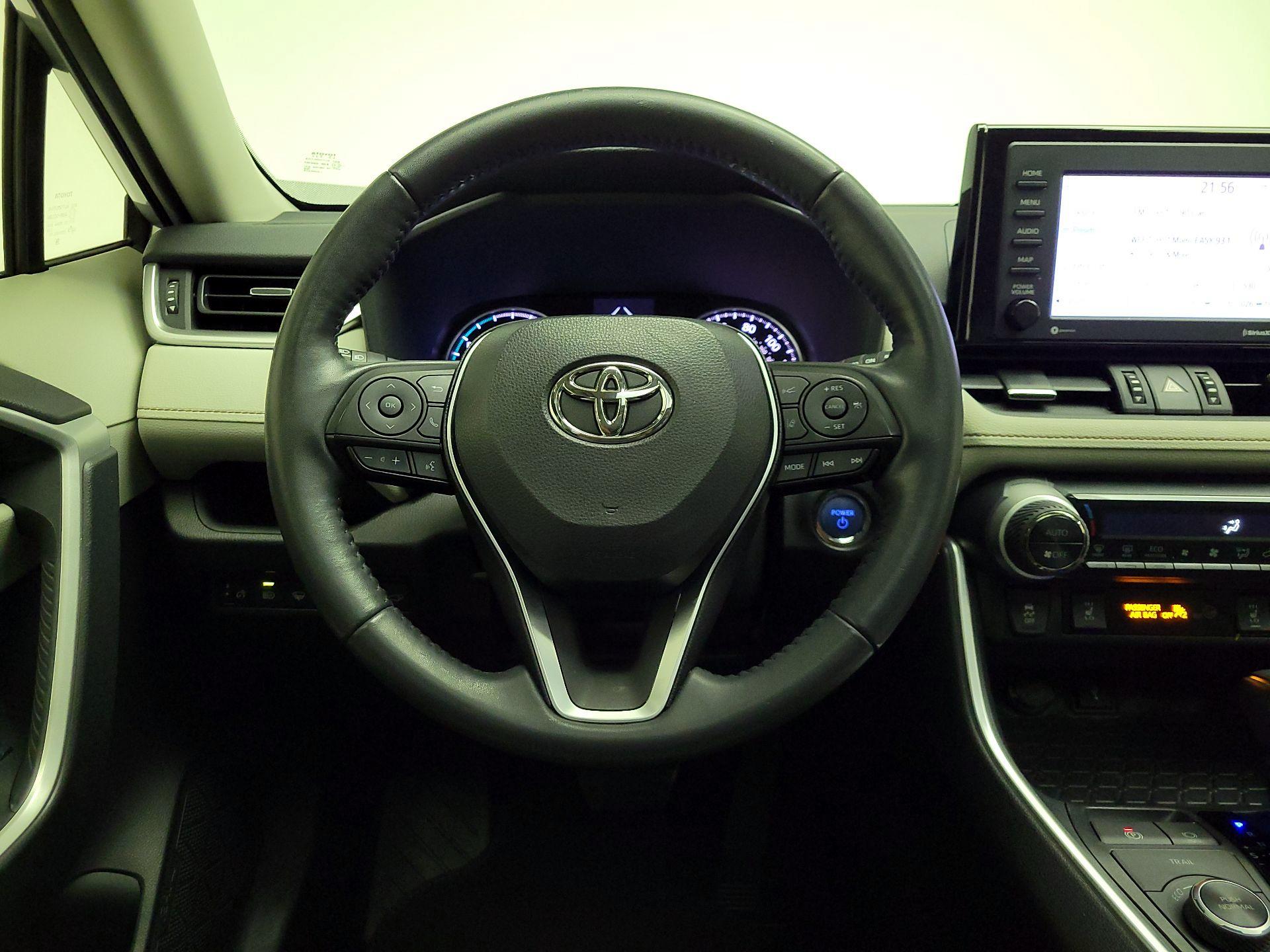 Thumbnail: 2021 Toyota RAV4 - 10