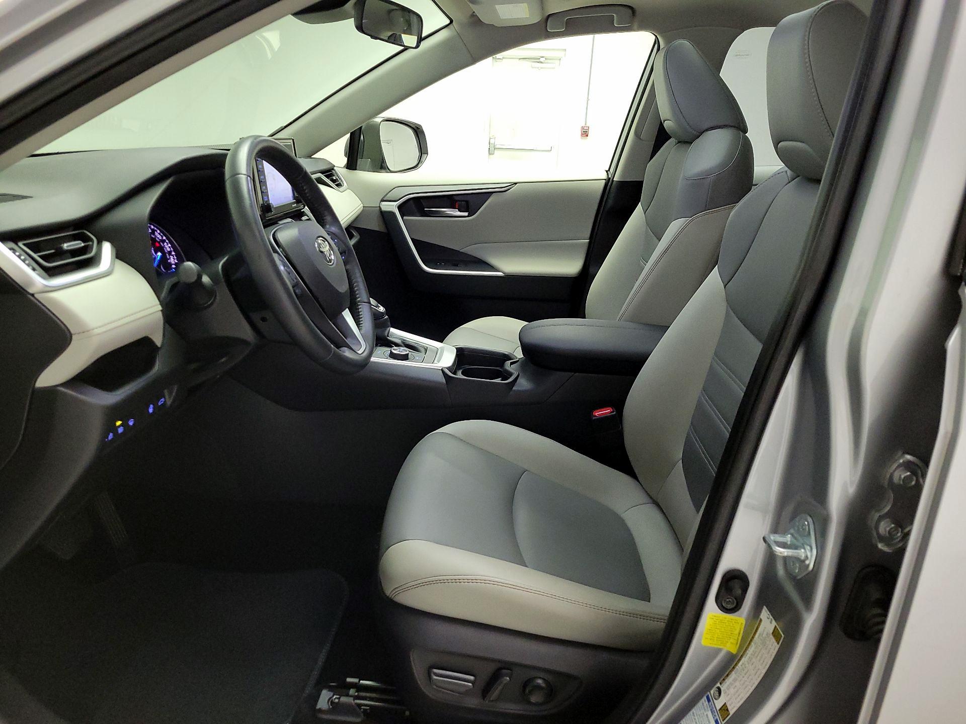 Thumbnail: 2021 Toyota RAV4 - 11