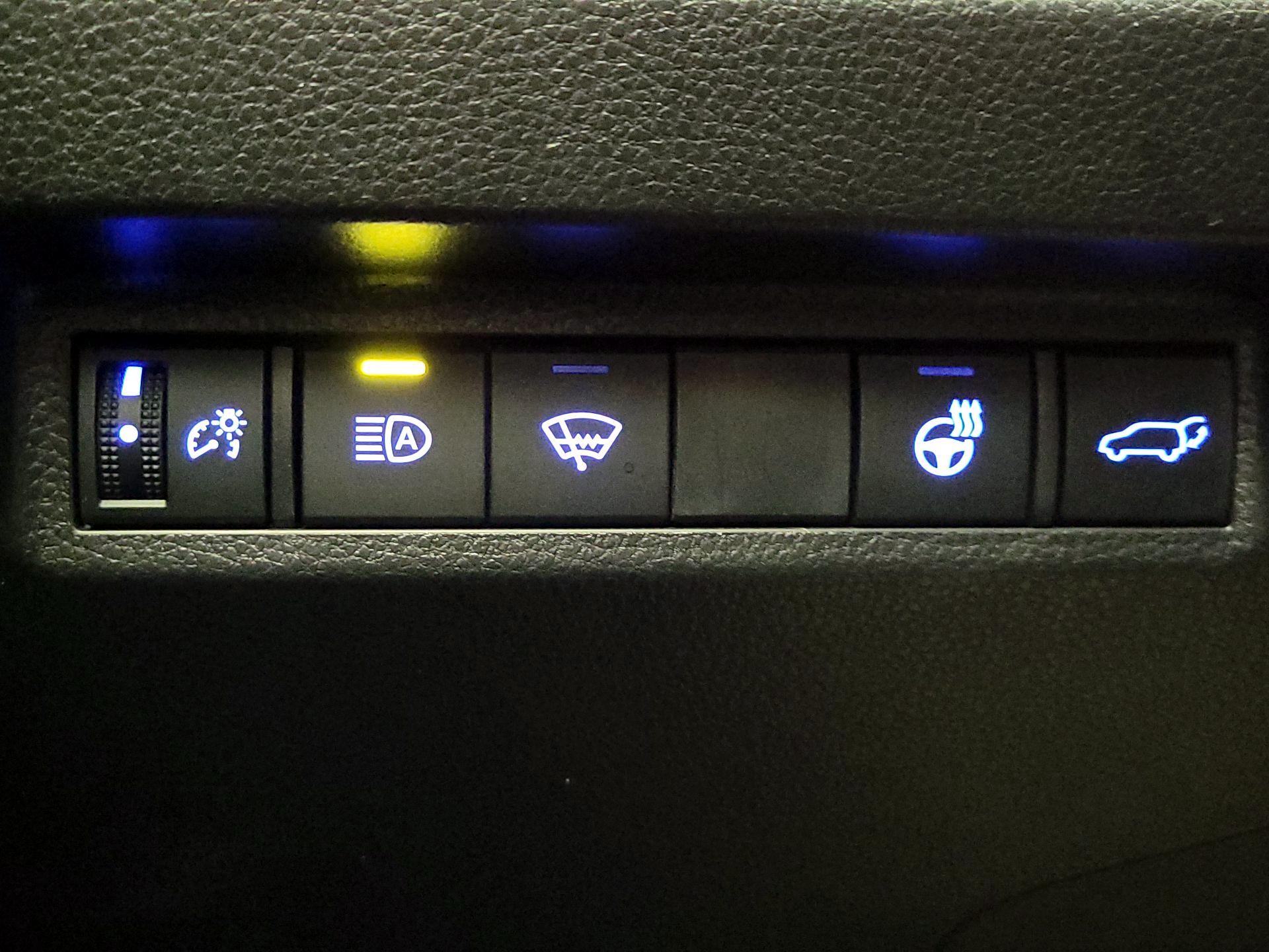 Thumbnail: 2021 Toyota RAV4 - 13