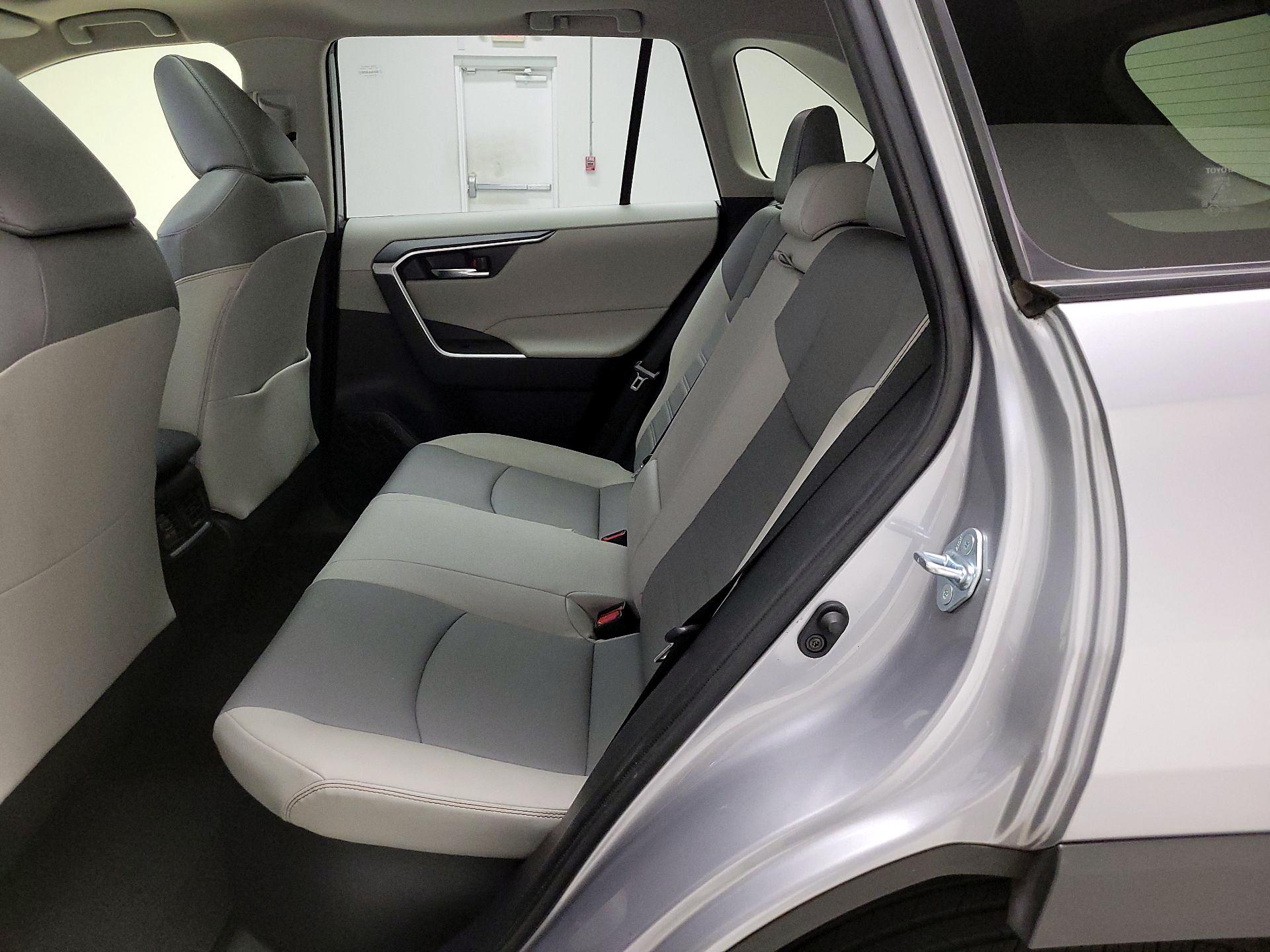 Thumbnail: 2021 Toyota RAV4 - 20