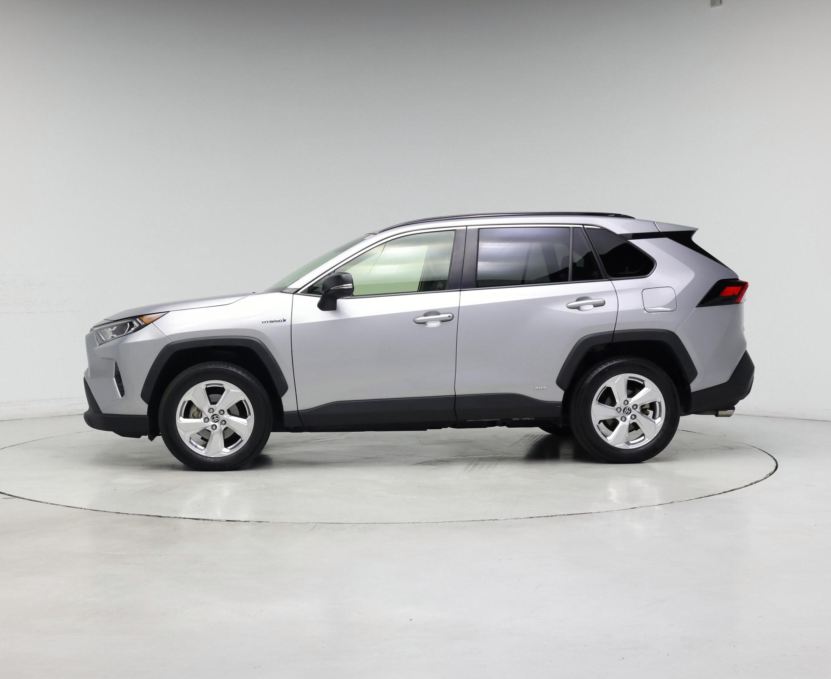 Thumbnail: 2021 Toyota RAV4 - 3