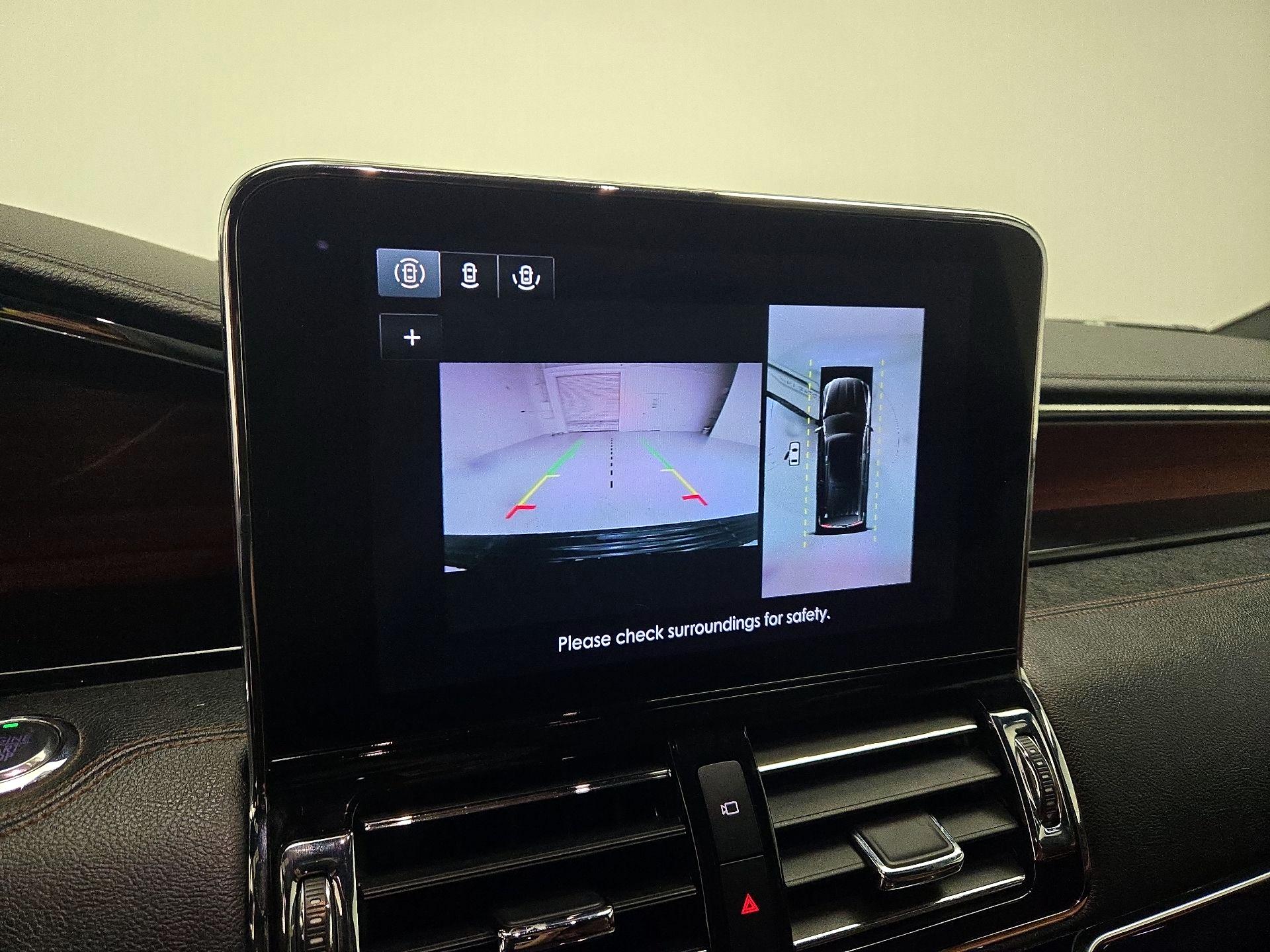 Thumbnail: 2021 Lincoln Navigator L - 15