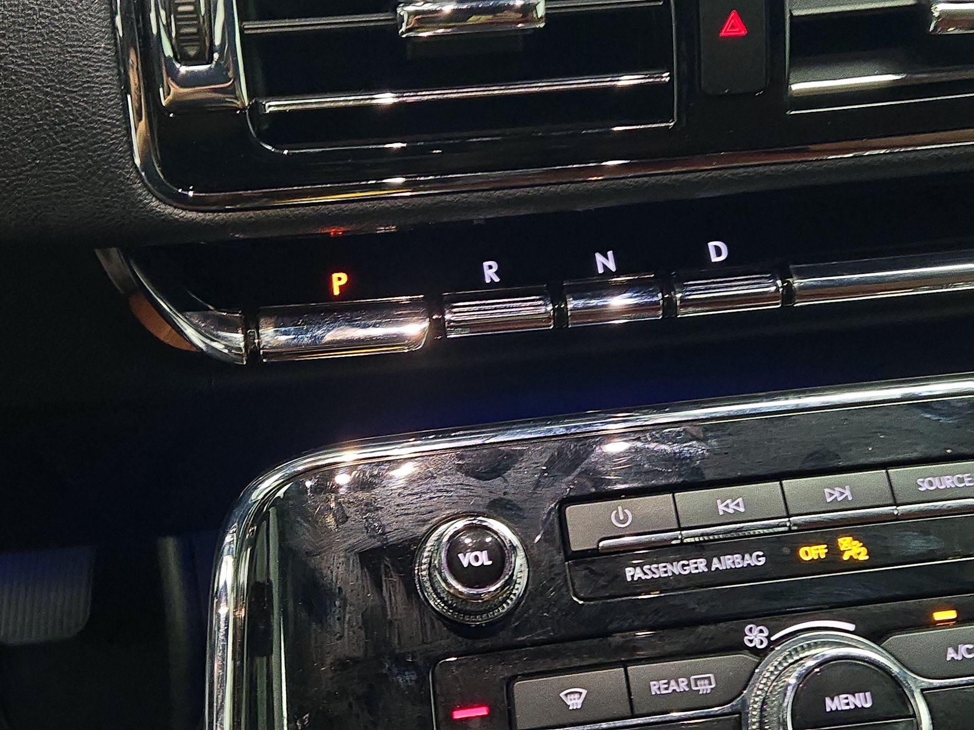 Thumbnail: 2021 Lincoln Navigator L - 18