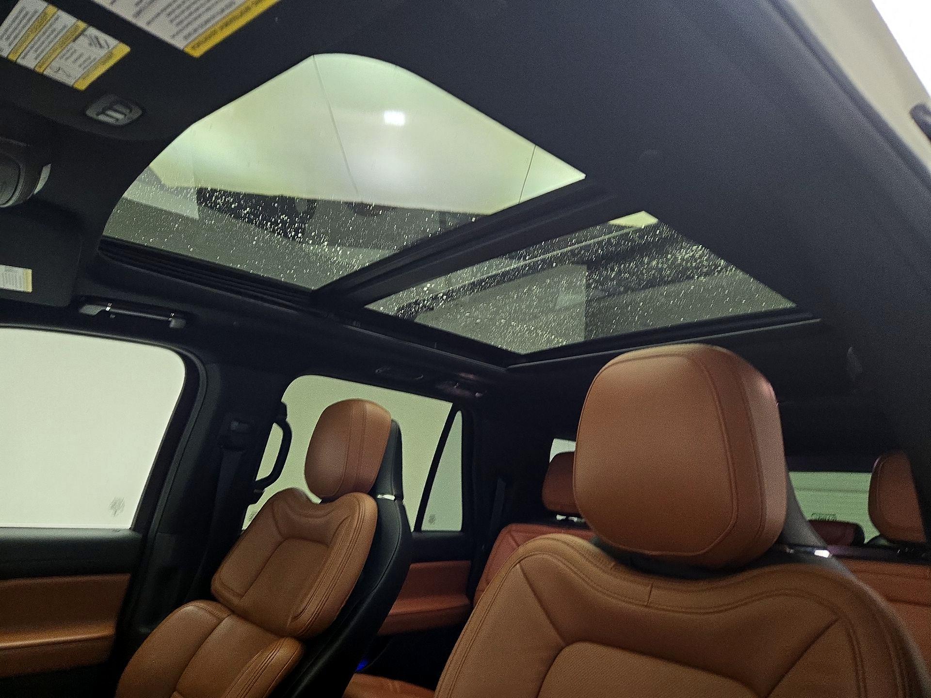 Thumbnail: 2021 Lincoln Navigator L - 20