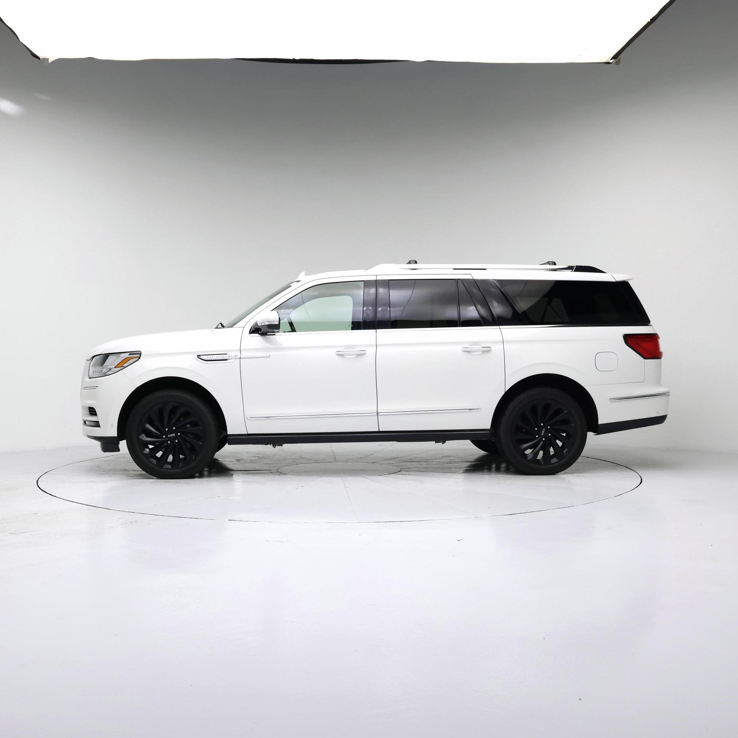 Thumbnail: 2021 Lincoln Navigator L - 3