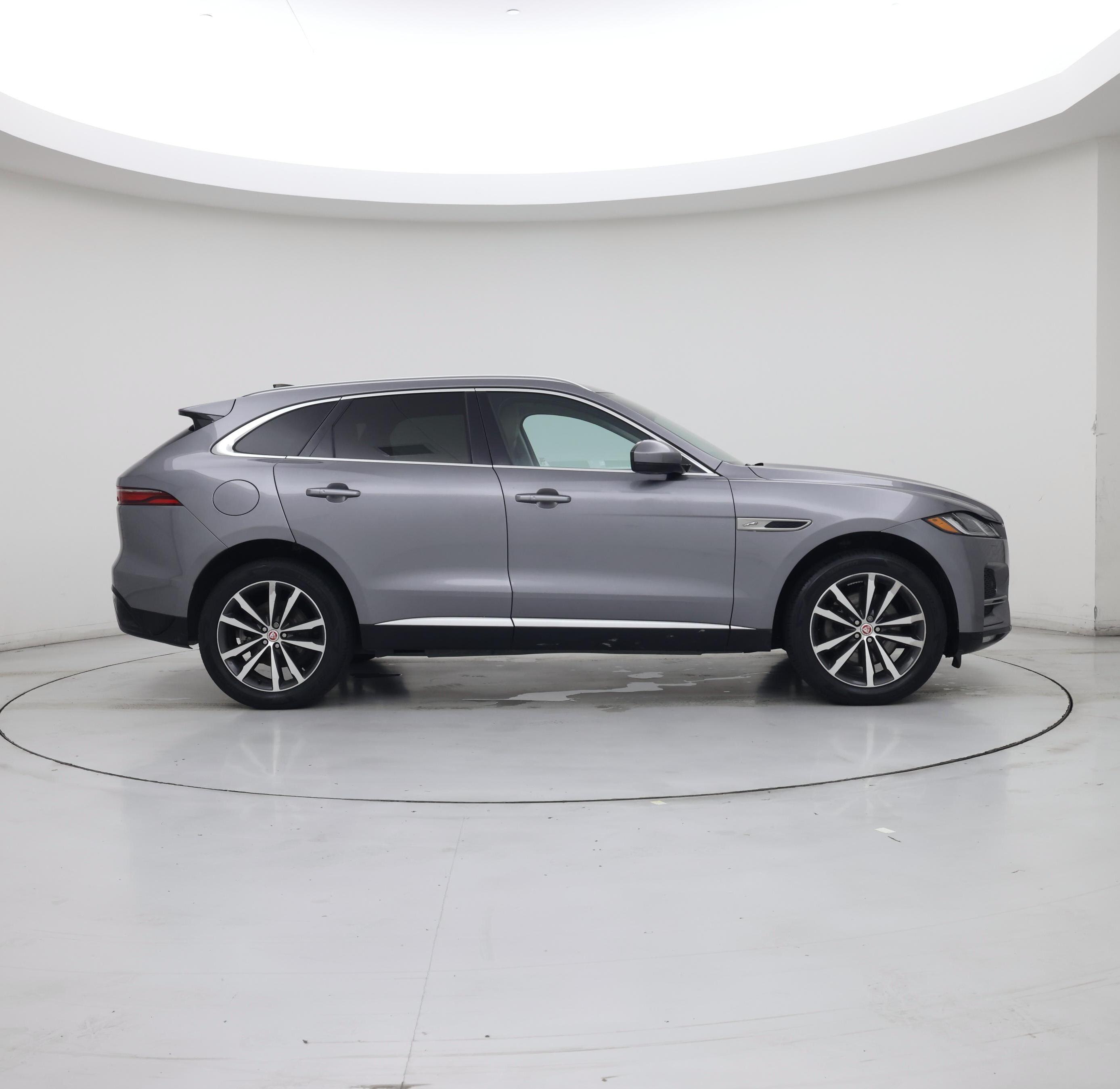 Thumbnail: 2023 Jaguar F-Pace - 7