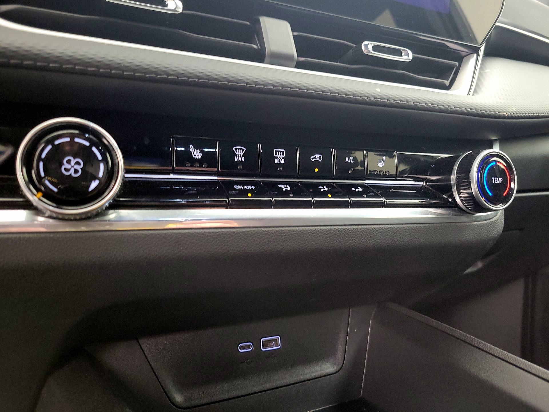 Thumbnail: 2025 Chevrolet Equinox - 17