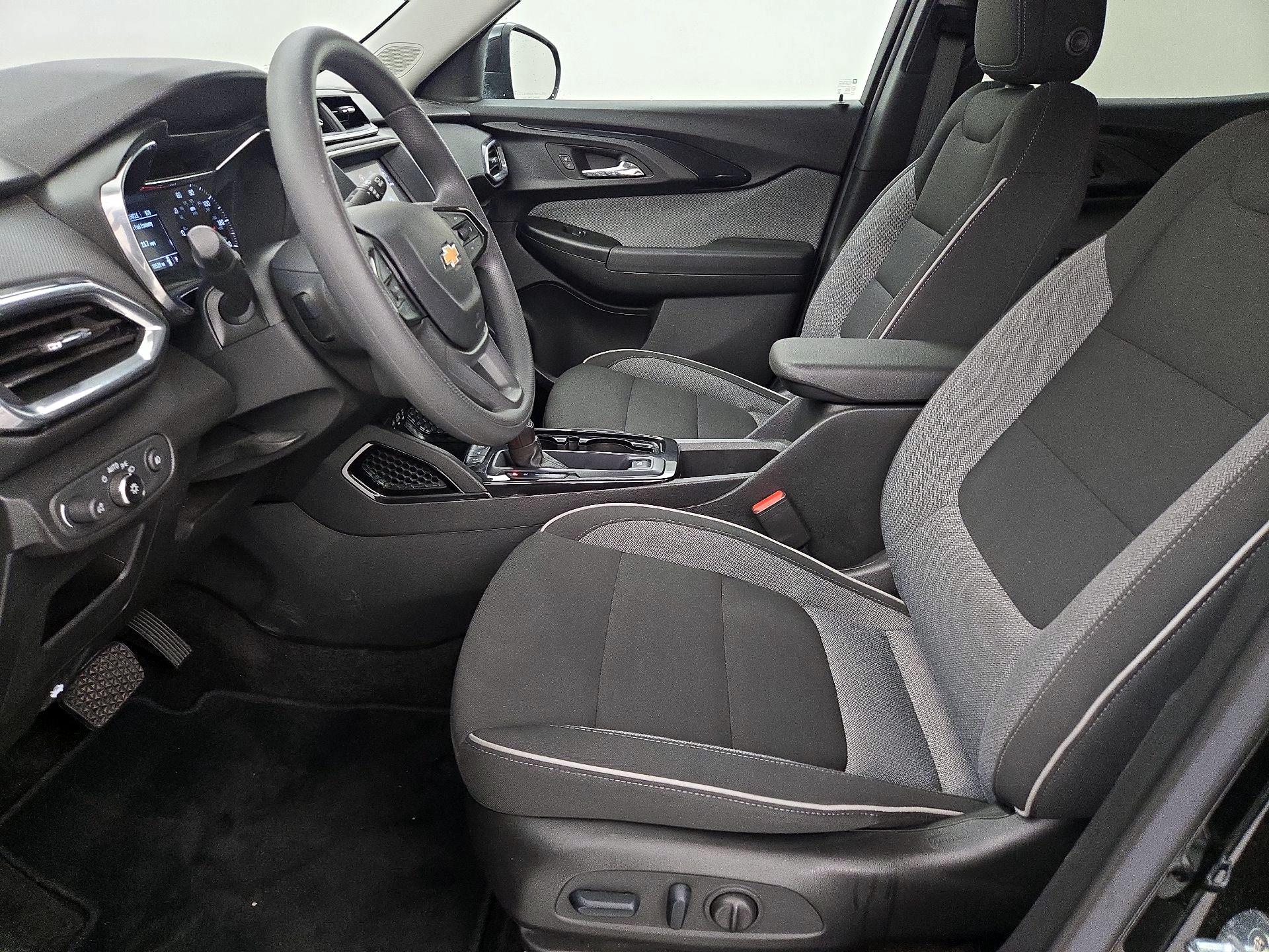 Thumbnail: 2023 Chevrolet TrailBlazer - 11