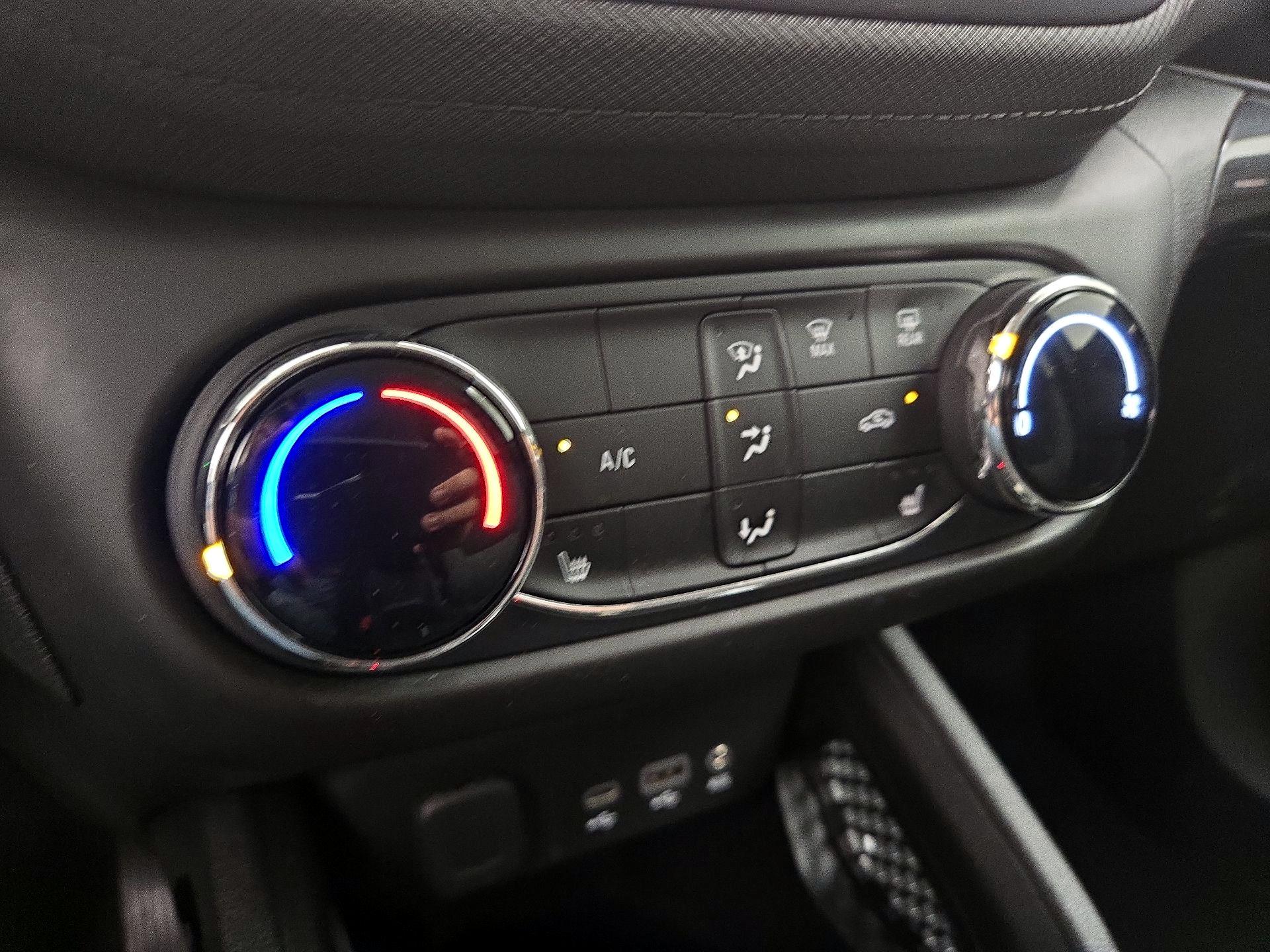 Thumbnail: 2023 Chevrolet TrailBlazer - 16