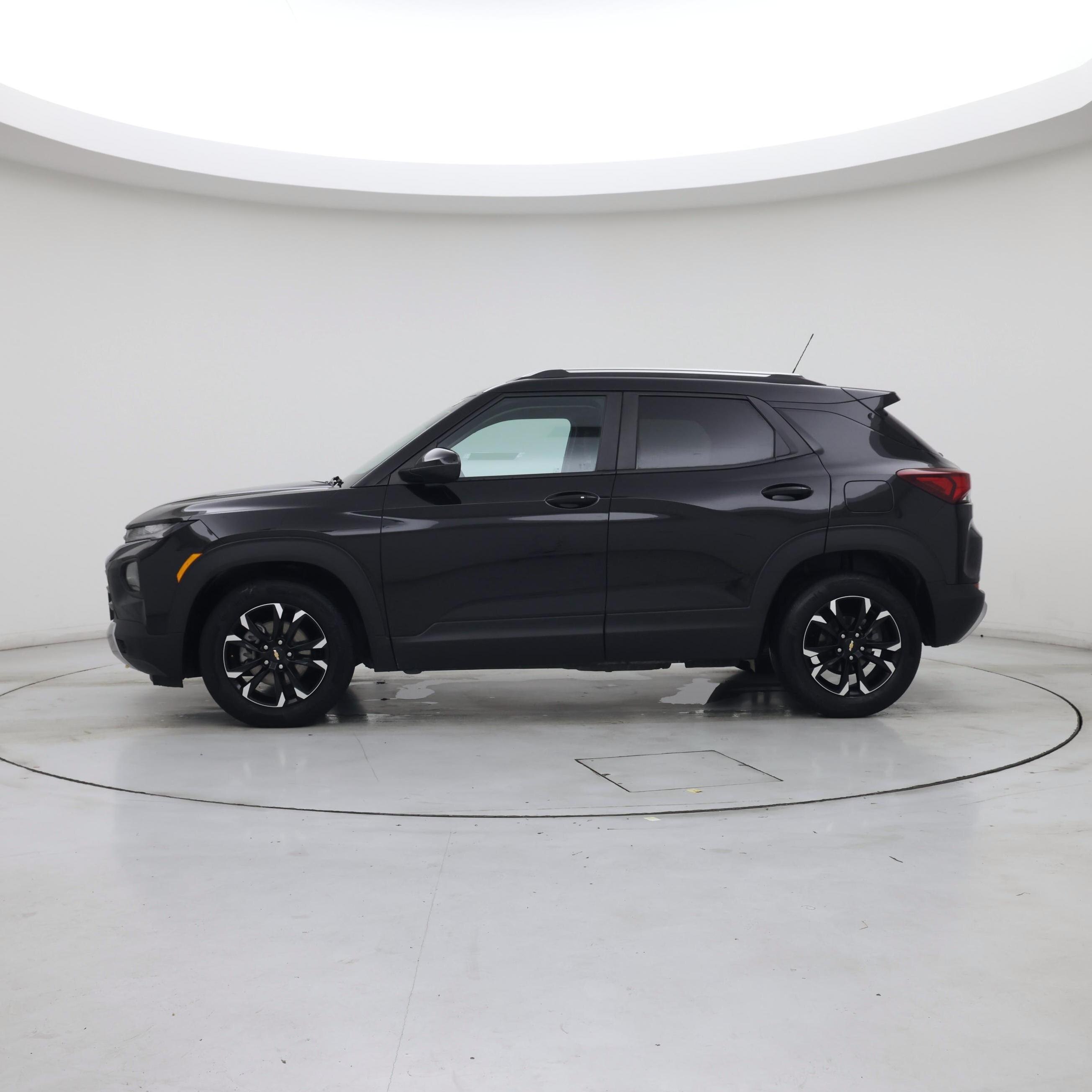 Thumbnail: 2023 Chevrolet TrailBlazer - 3