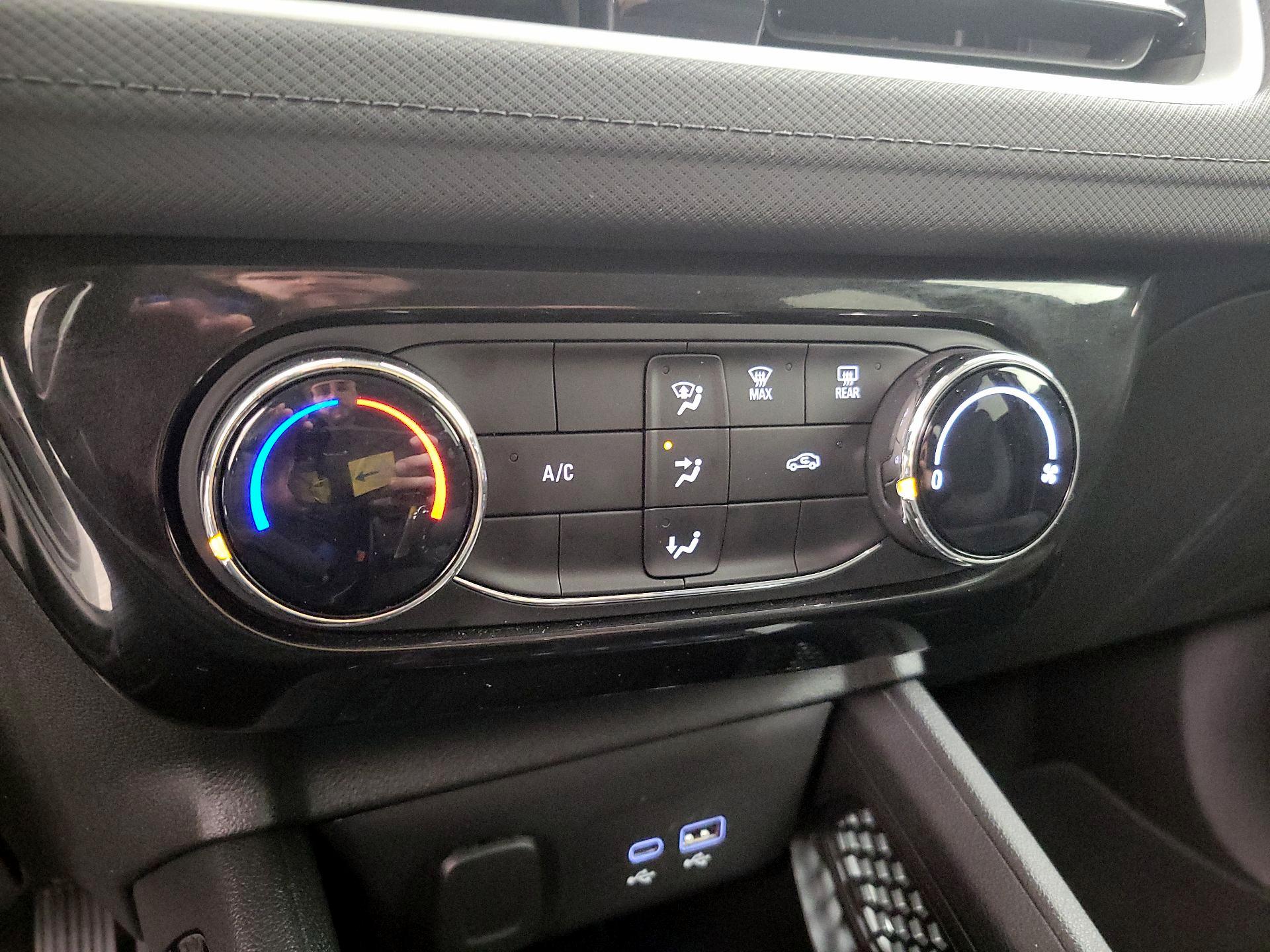 Thumbnail: 2025 Chevrolet TrailBlazer - 16