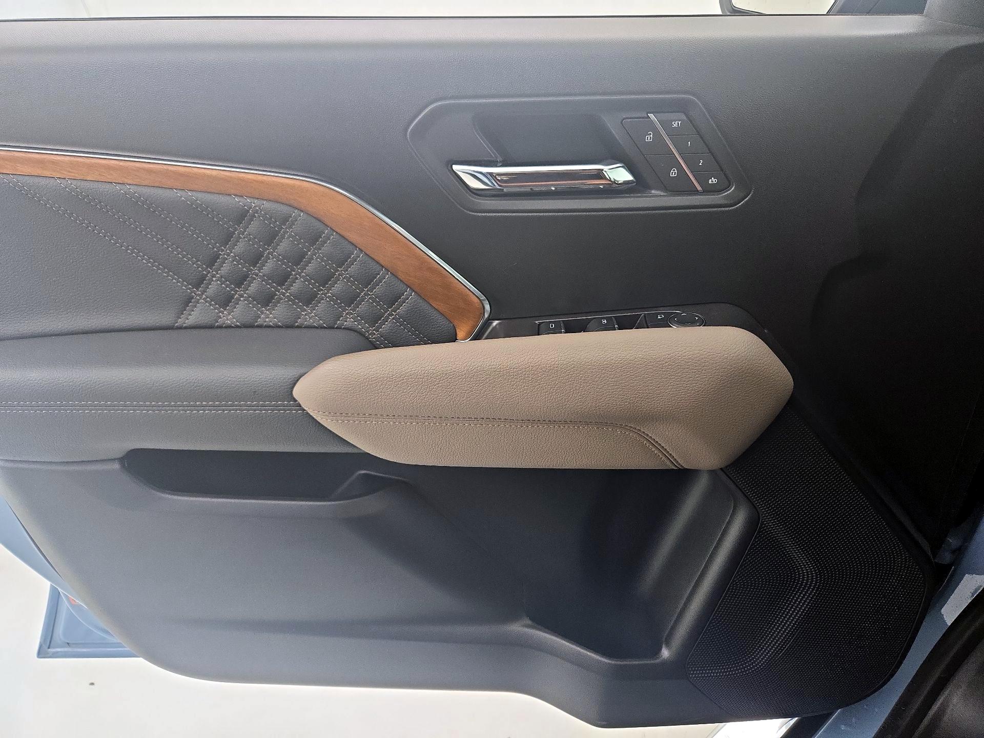 Thumbnail: 2025 GMC Canyon - 12