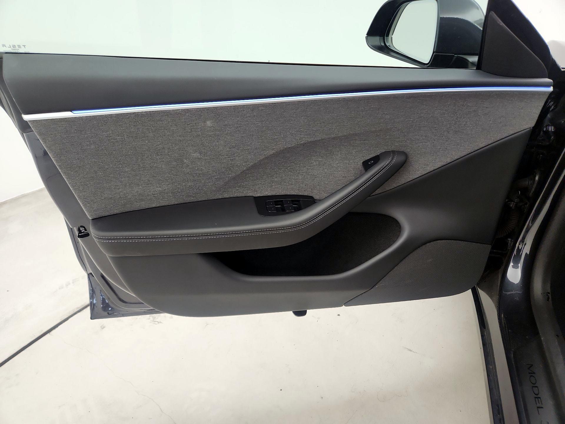 Thumbnail: 2025 Tesla Model 3 - 12