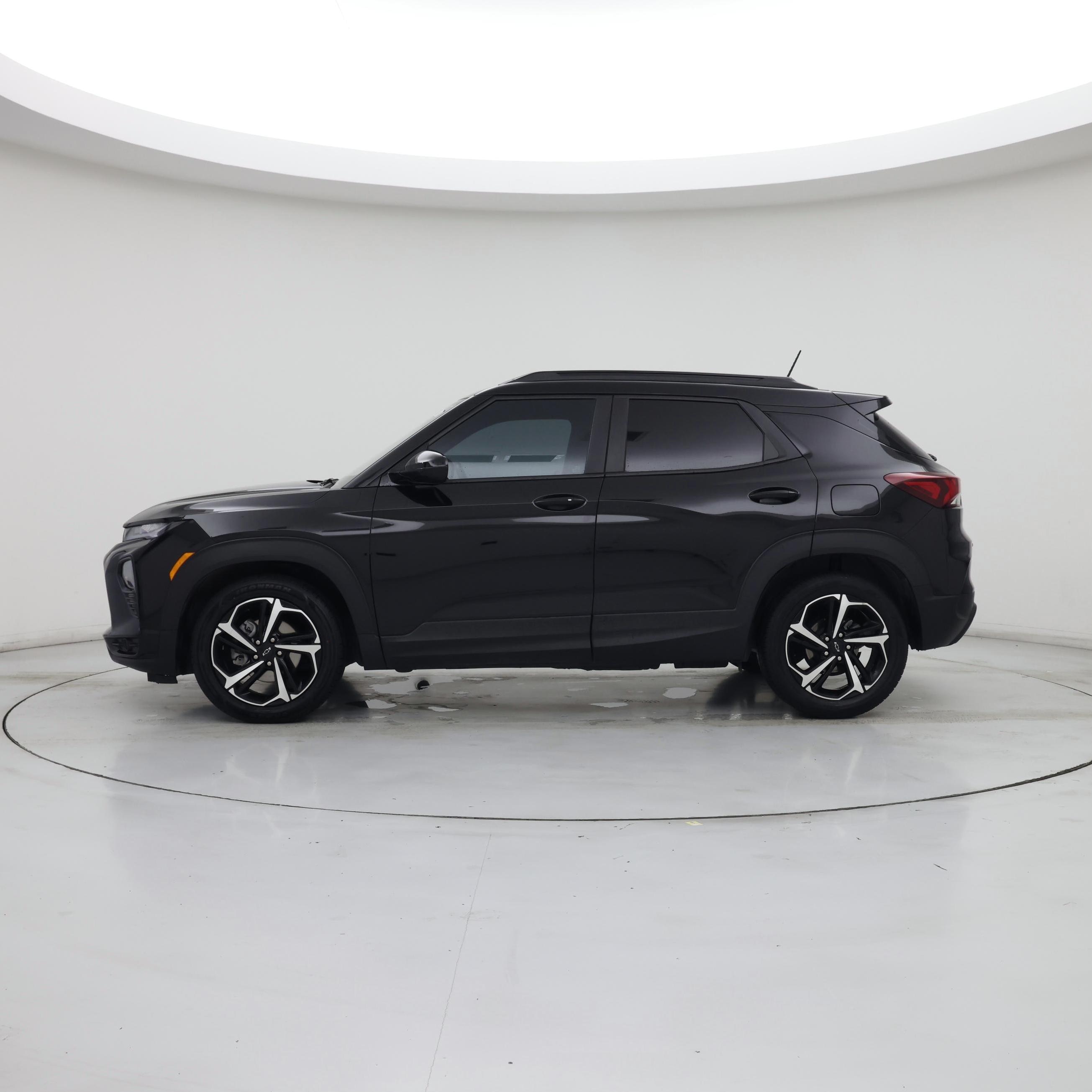 Thumbnail: 2023 Chevrolet TrailBlazer - 3