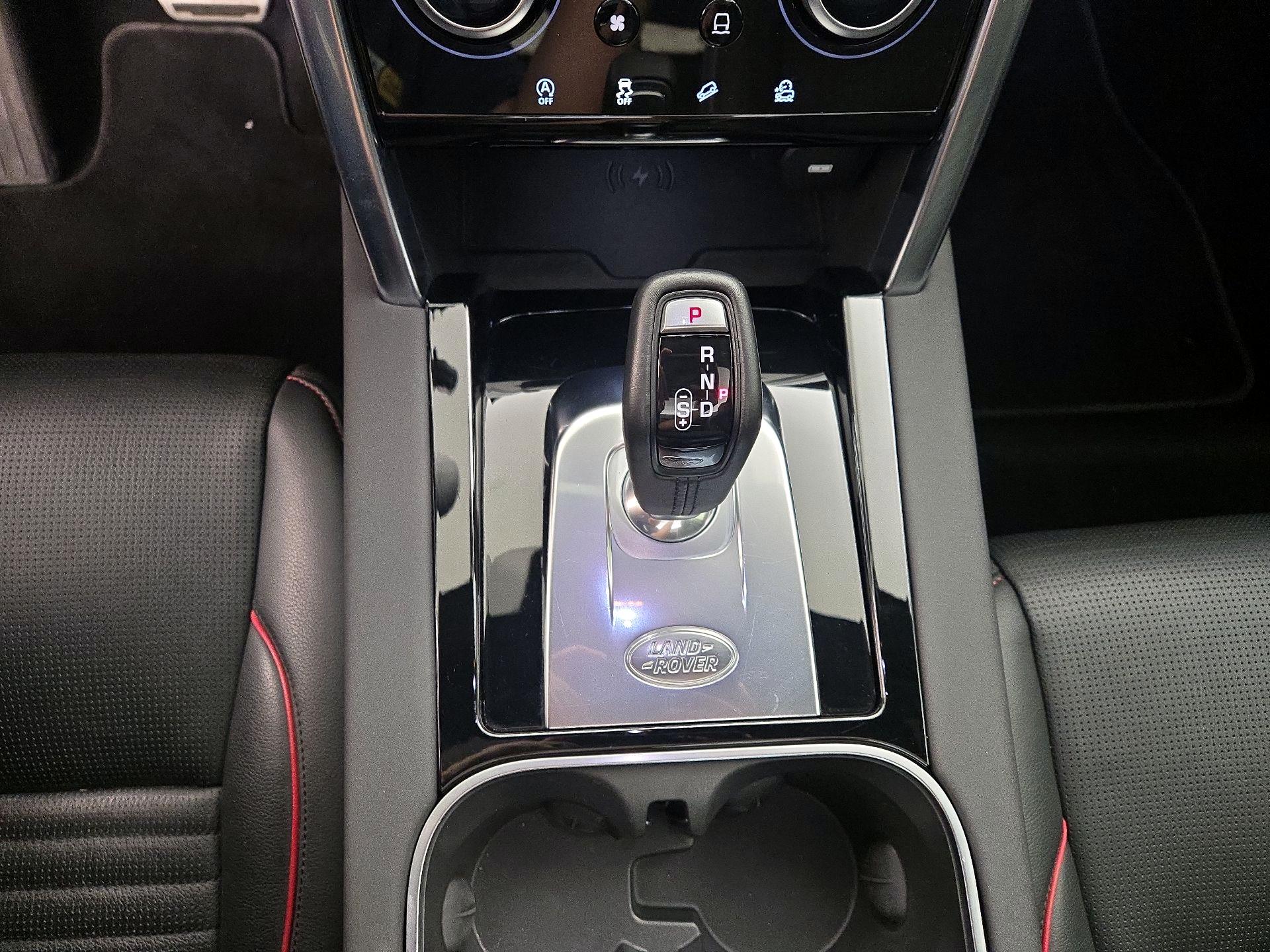 Thumbnail: 2020 Land Rover Discovery Sport - 18