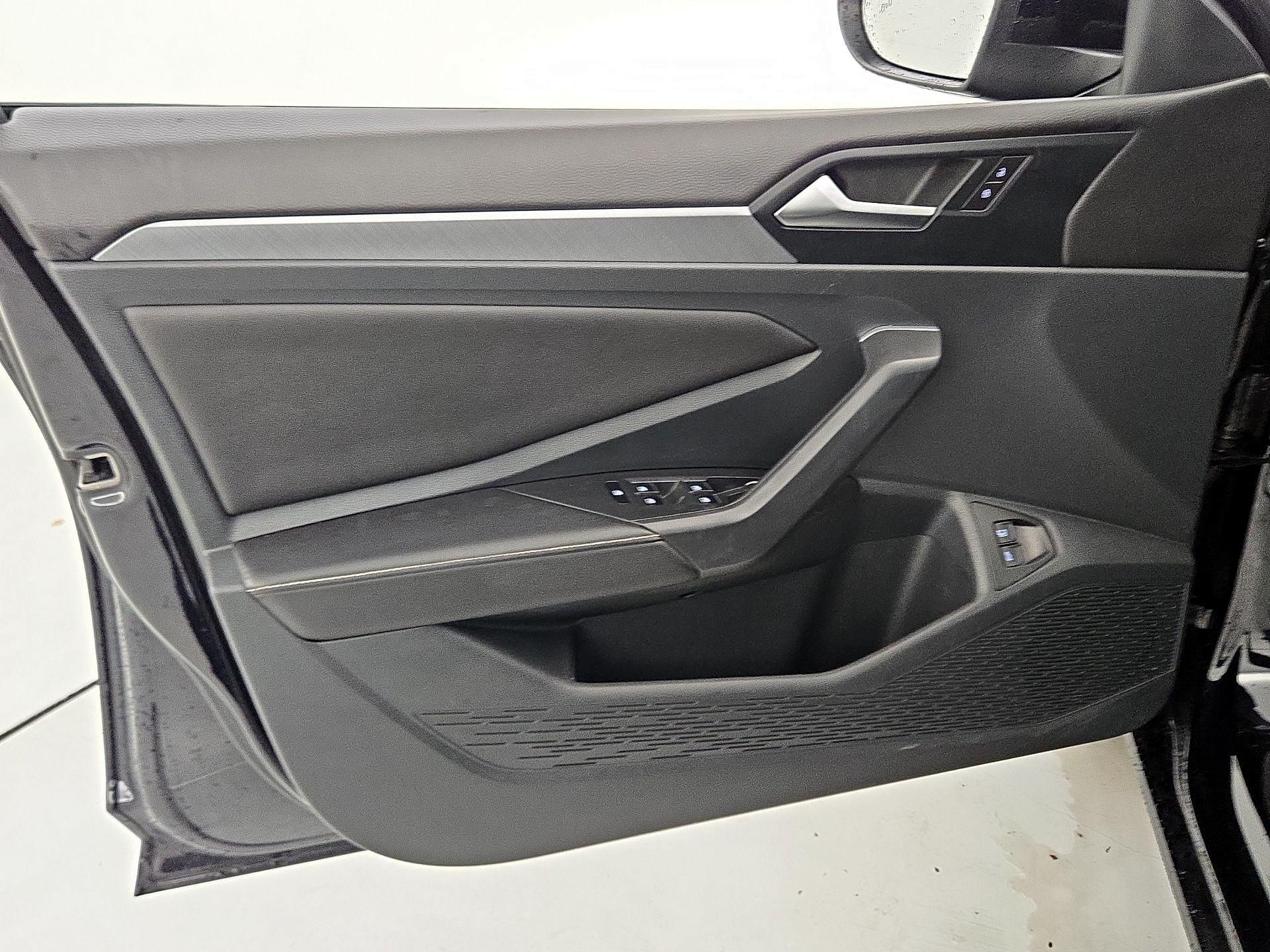 Thumbnail: 2024 Volkswagen Jetta - 12