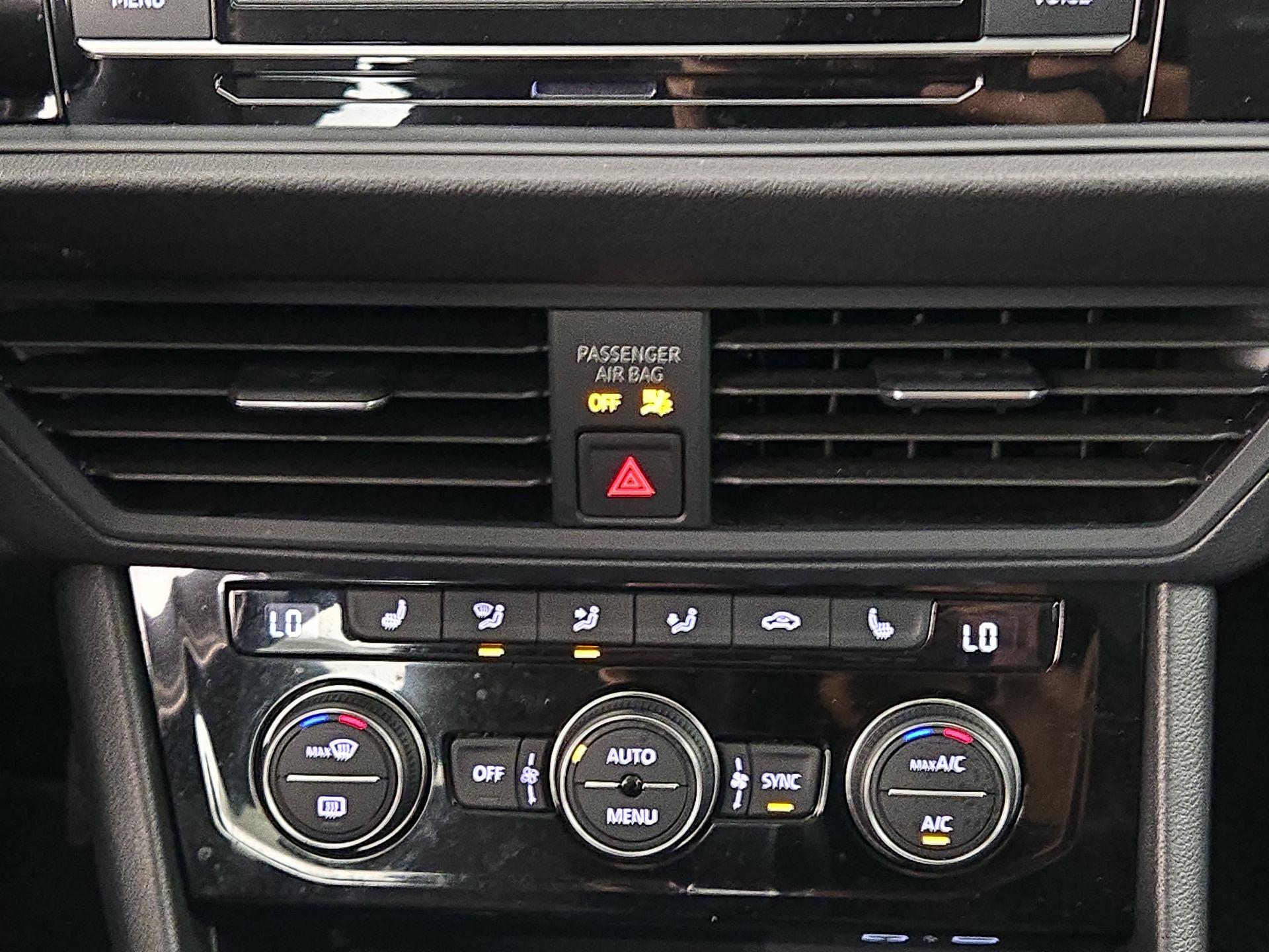 Thumbnail: 2024 Volkswagen Jetta - 16