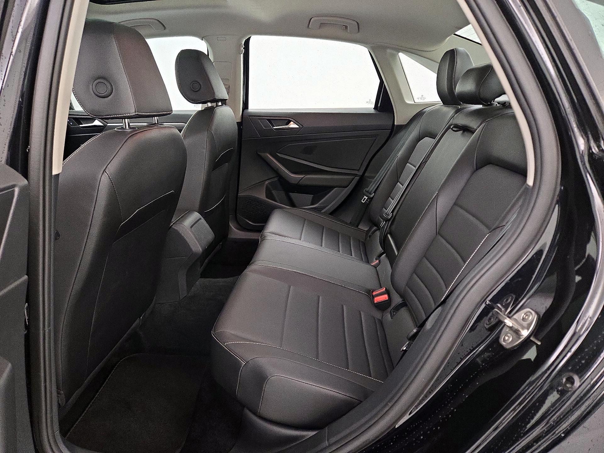 Thumbnail: 2024 Volkswagen Jetta - 20