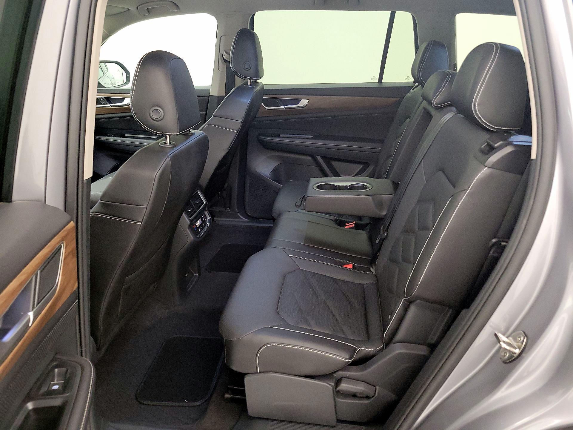 Thumbnail: 2024 Volkswagen Atlas - 19