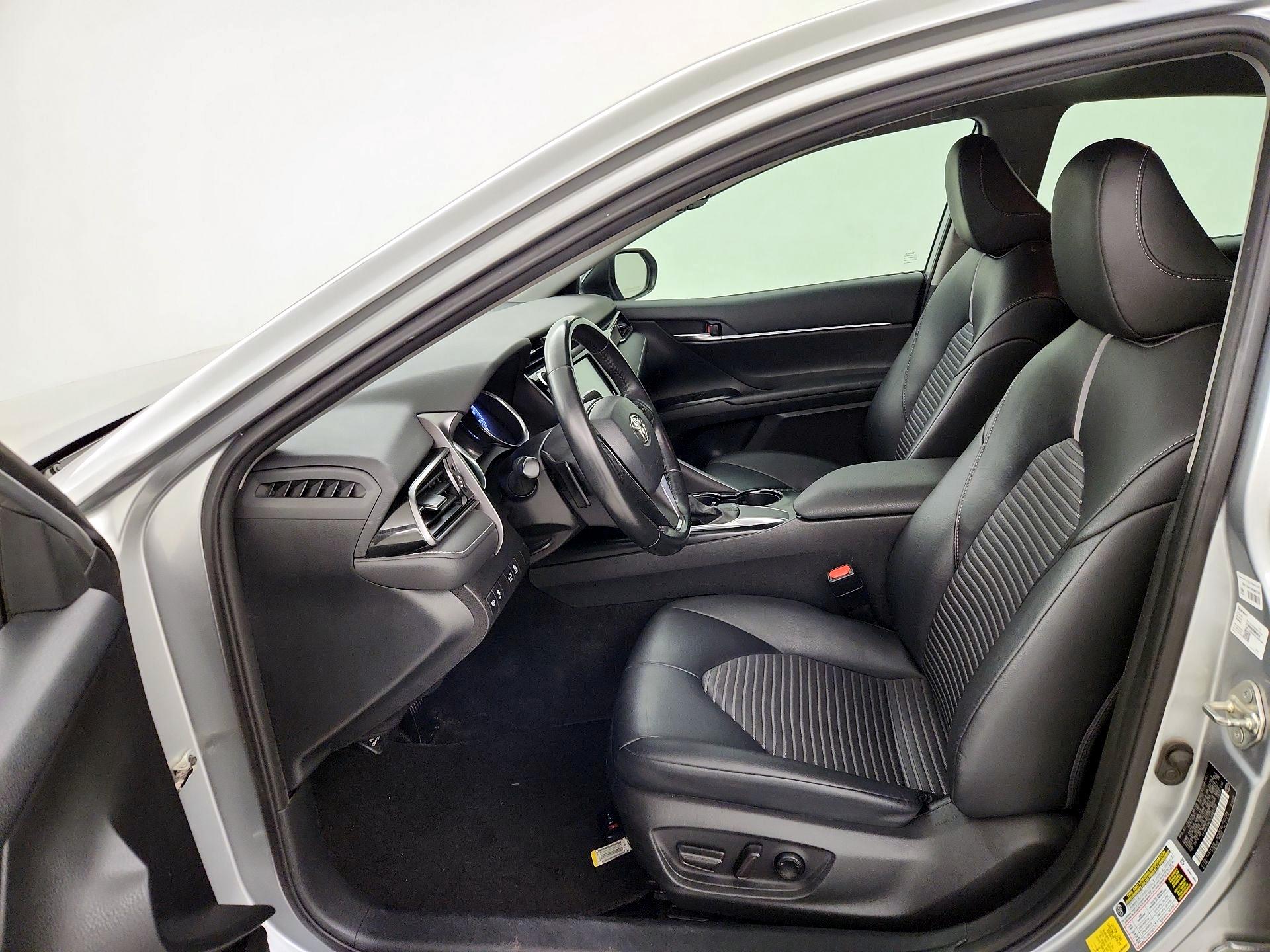 Thumbnail: 2020 Toyota Camry - 11