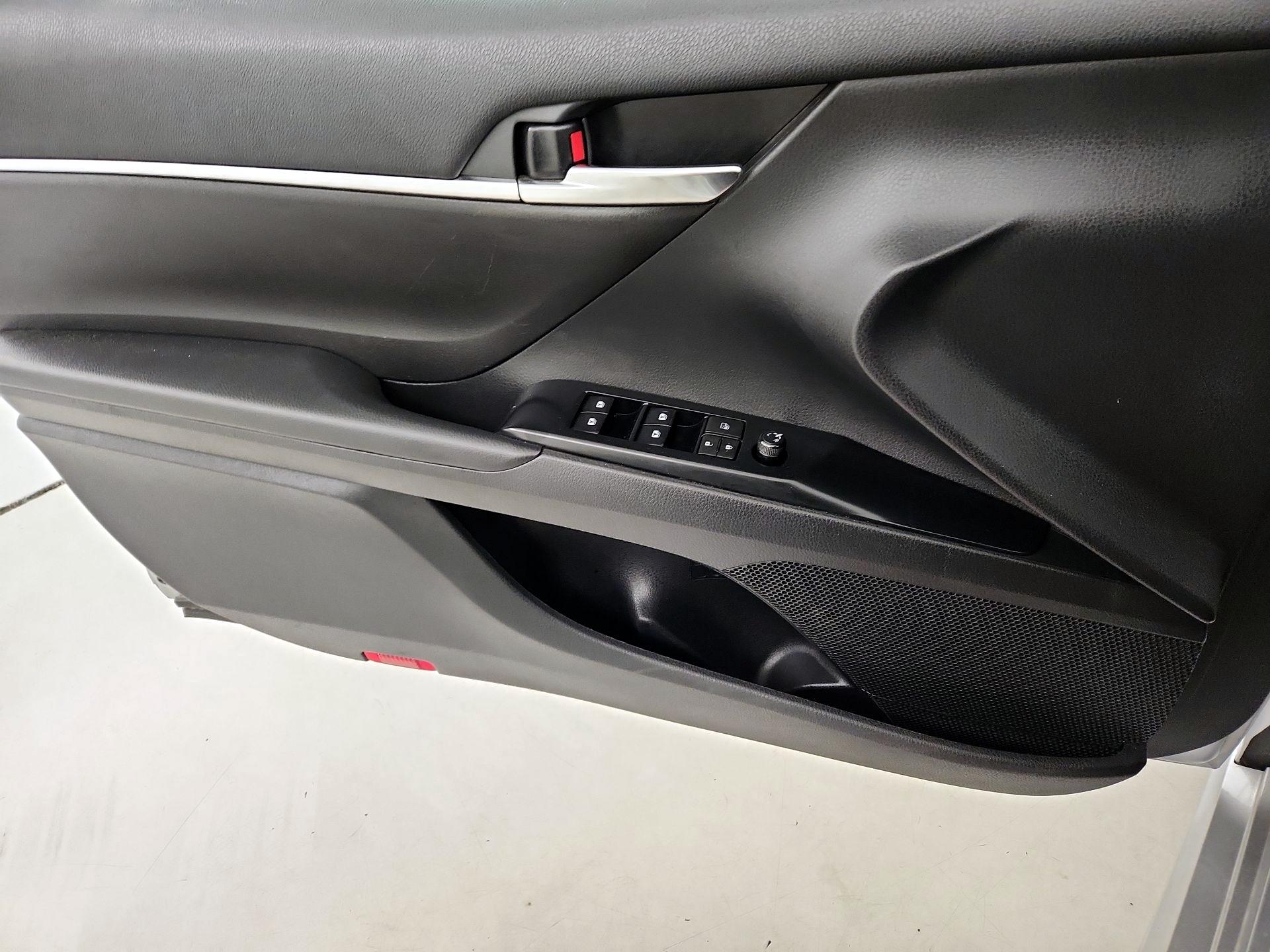 Thumbnail: 2020 Toyota Camry - 12