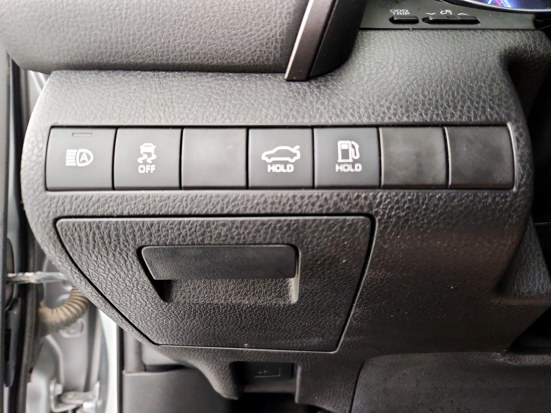 Thumbnail: 2020 Toyota Camry - 13