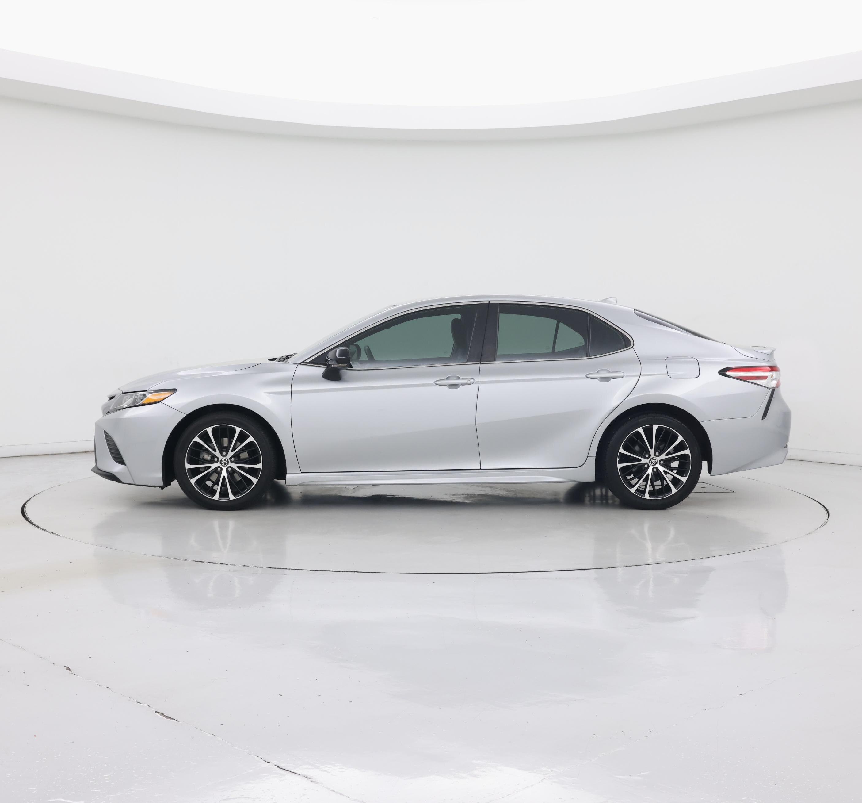 Thumbnail: 2020 Toyota Camry - 3