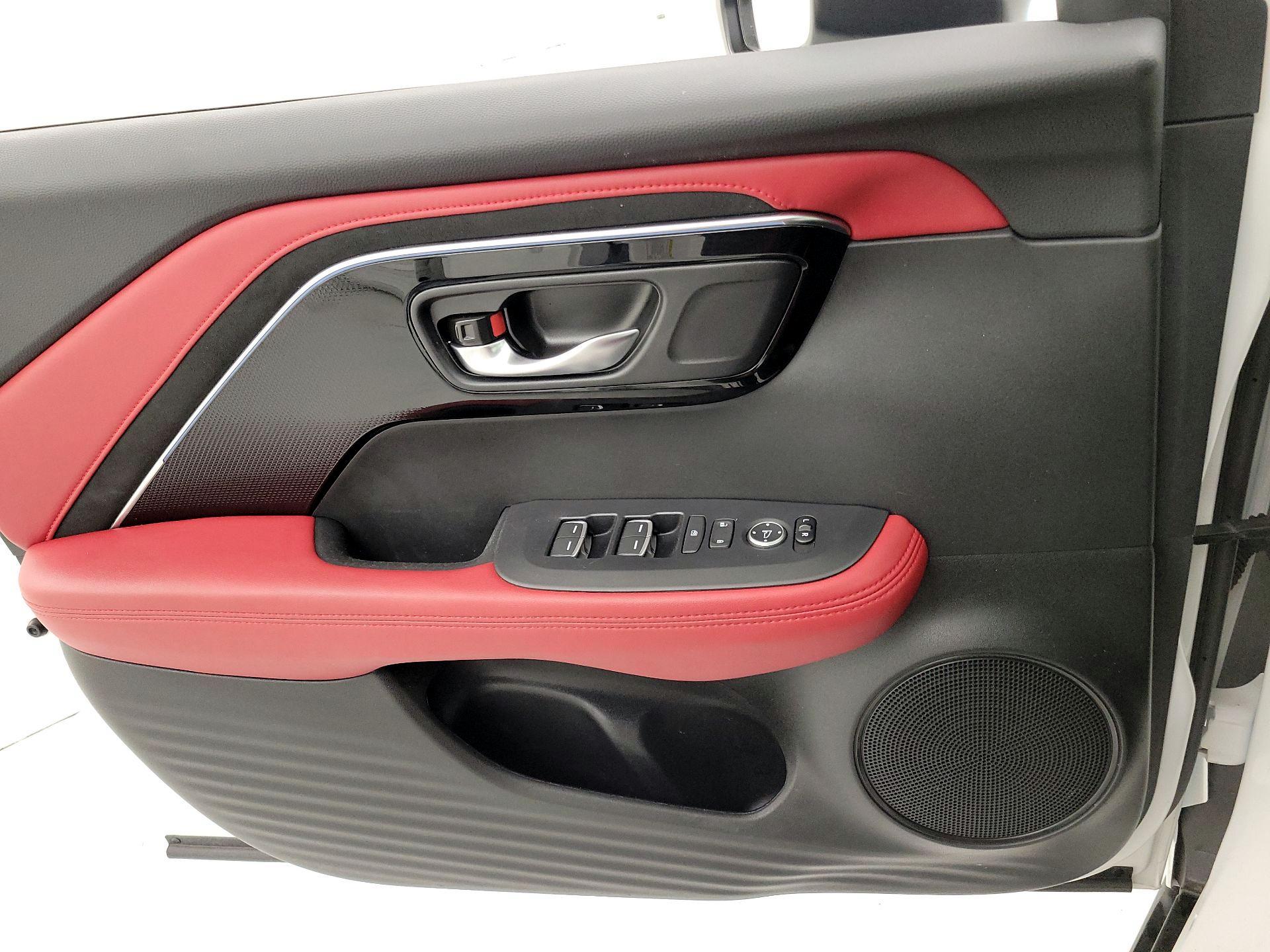 Thumbnail: 2025 Acura ADX - 12