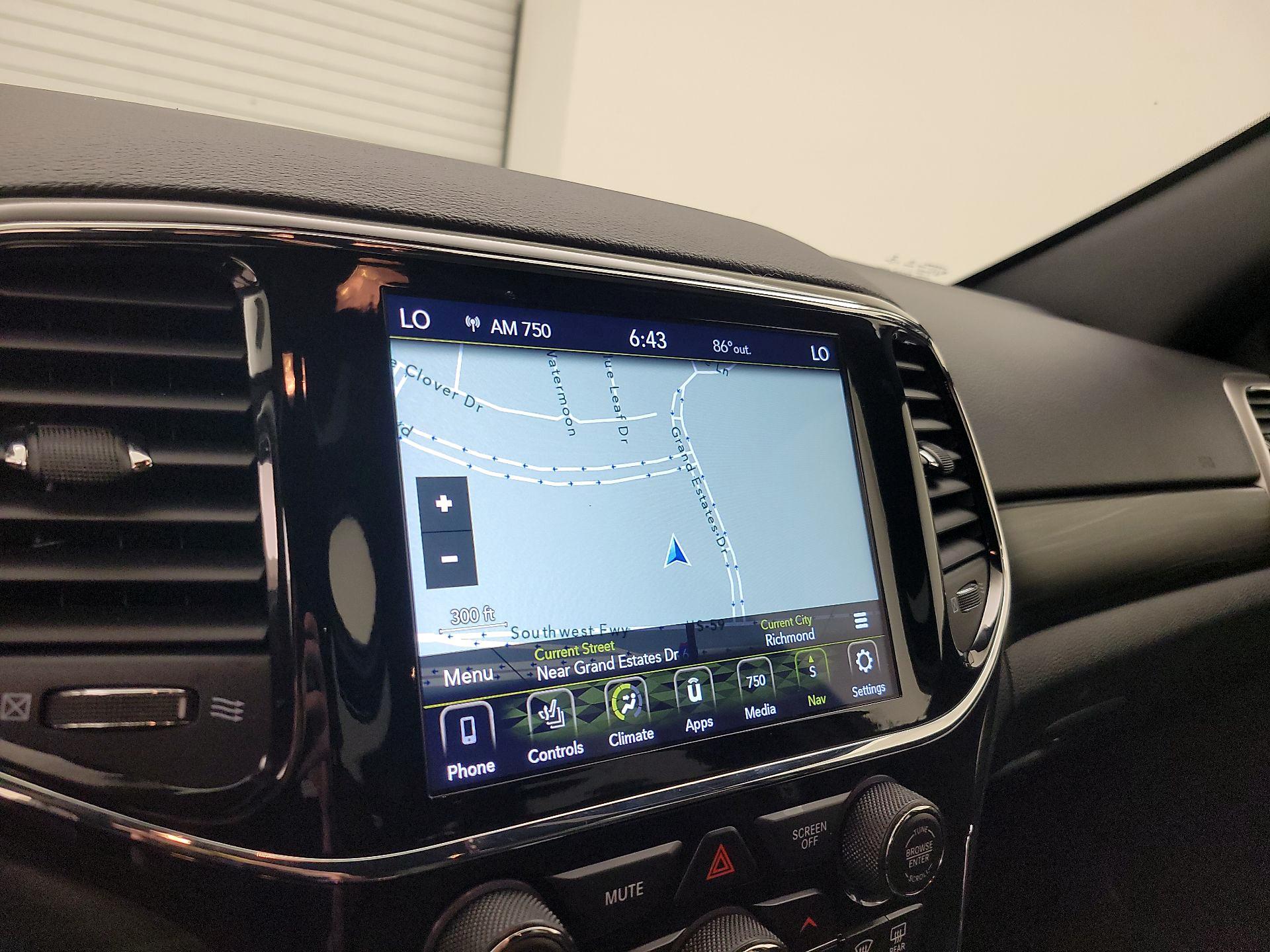 Thumbnail: 2022 Jeep Grand Cherokee - 14