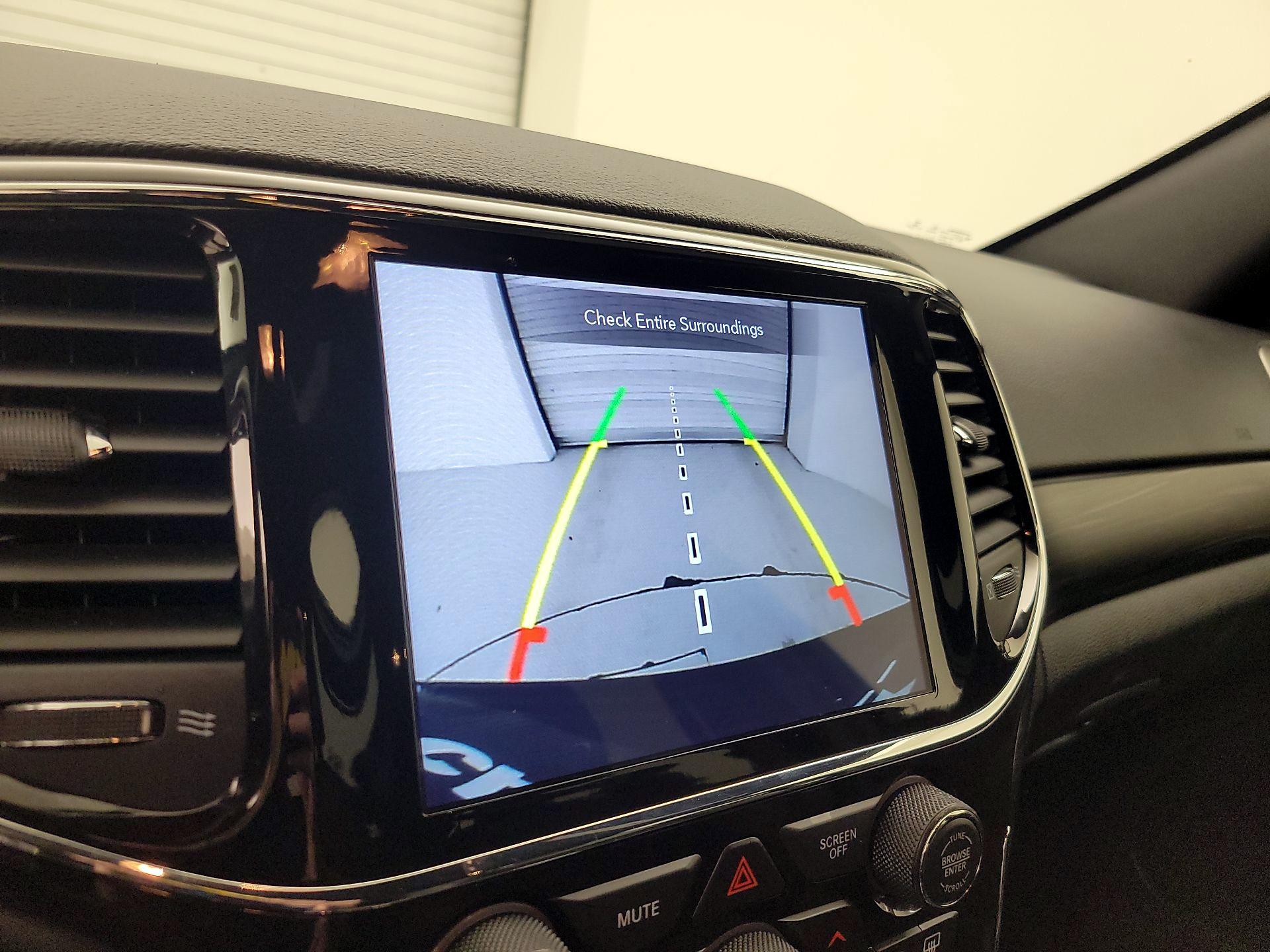 Thumbnail: 2022 Jeep Grand Cherokee - 15