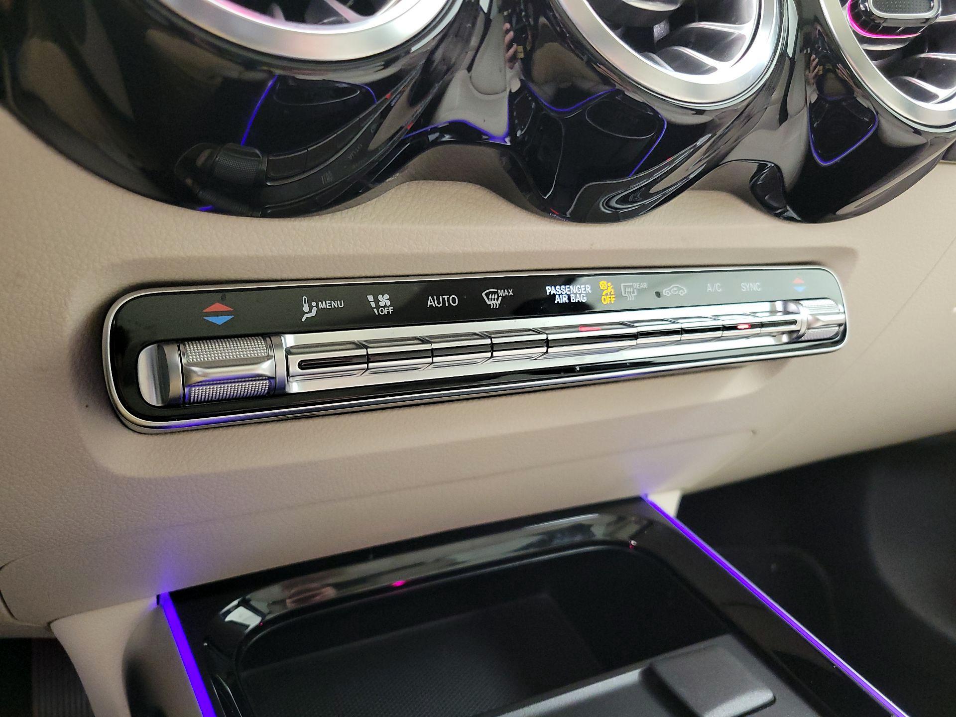 Thumbnail: 2022 Mercedes-Benz GLB - 16